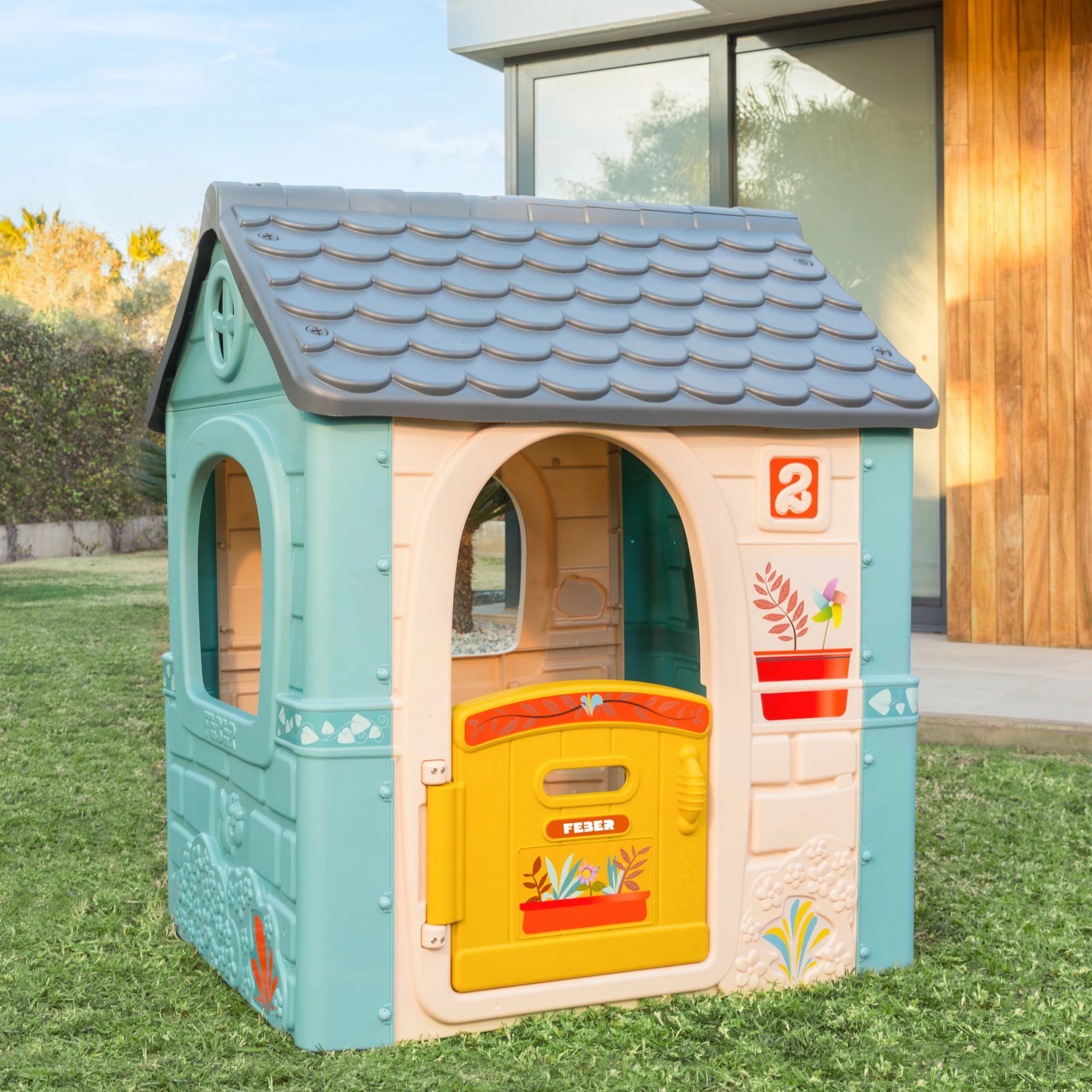 Feber - casual house, children's house with folding door, has stickers to decorate the house, colors resistant to sunlight, easy assembly, from 2 years, famosa (feh22000)