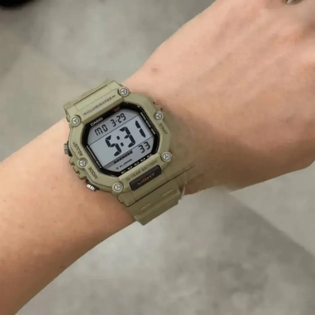​ Casio men's sports watch ae-1600h-5av 54.1 × 49.7 × 15.9 mm 10 years battery 100m wr 5 alarms