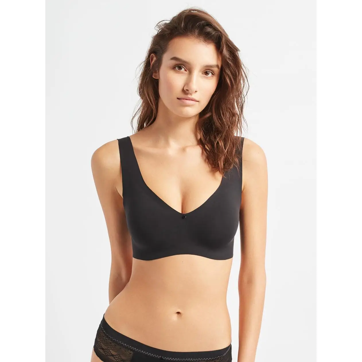 Top Seamless Foam Bra Gisela Push Up +1 Removable, designed for women, features laser-cut edges to avoid marks under clothing, made from polyamide, perfect for comfortable all-day wear.