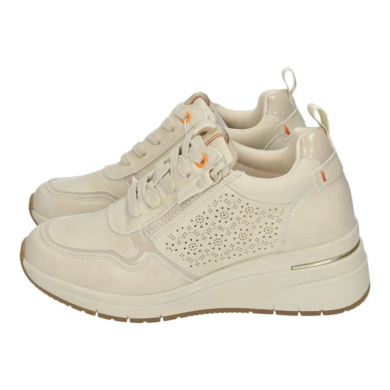 Deportivos marca REFRESH para mujer en color beige. Zapatos calados con plataforma media, cremallera lateral y plantilla suave acolchada
