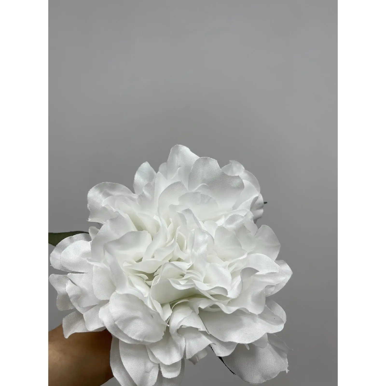 Flor Peonia De Color Blanco  Para Cabello De Flamenca te Dara Estilo , Elegancia y Tradicion