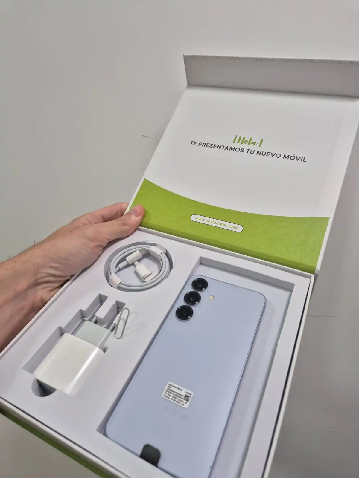 Samsung galaxy s20 5g 128gb cosmic white (white) refurbished condition a+. 2 years of warranty