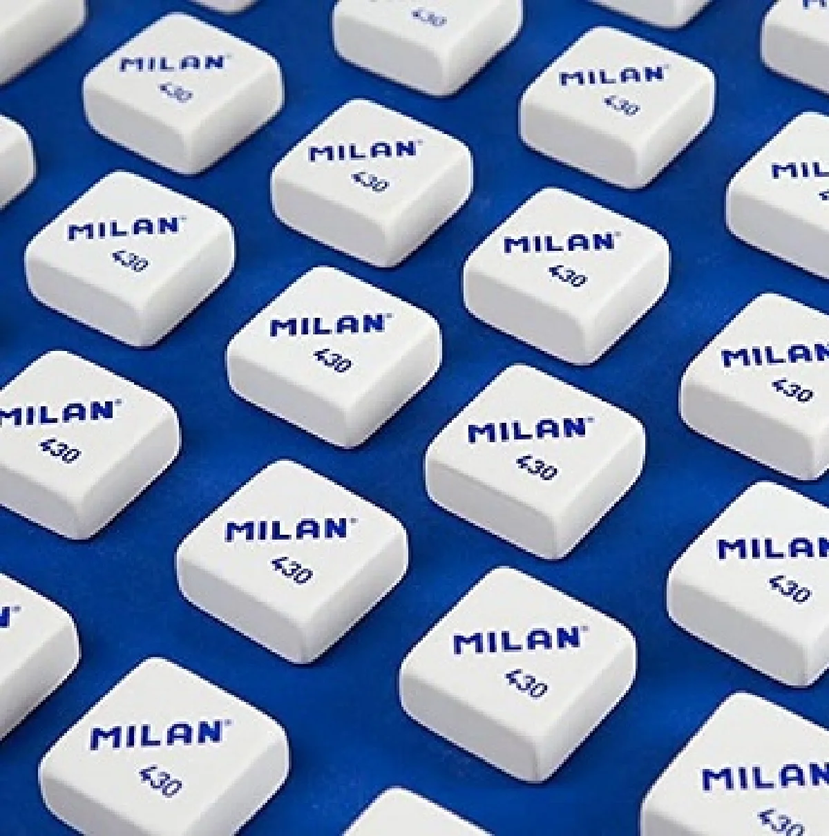 Milan. 430 square breadcrumb erasers, in assorted colors
