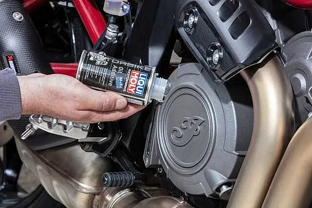 Liqui Moly Mos2-oil additive 125ml-anti-wear protection-reduction oil consumption-can be used in 4 and 2-stroke engines.