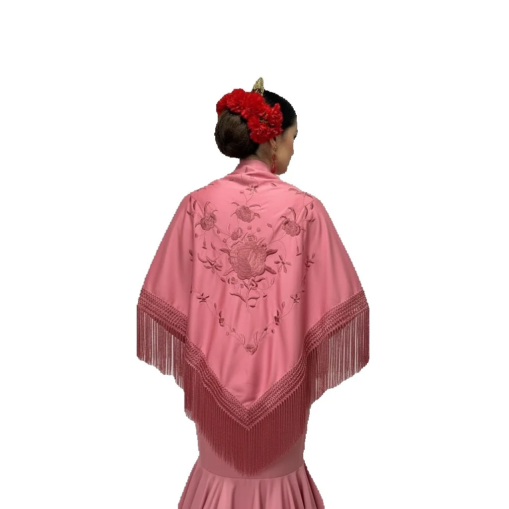 Manton de flamenco rosa maquillaje con los bordados de flores mismo tono