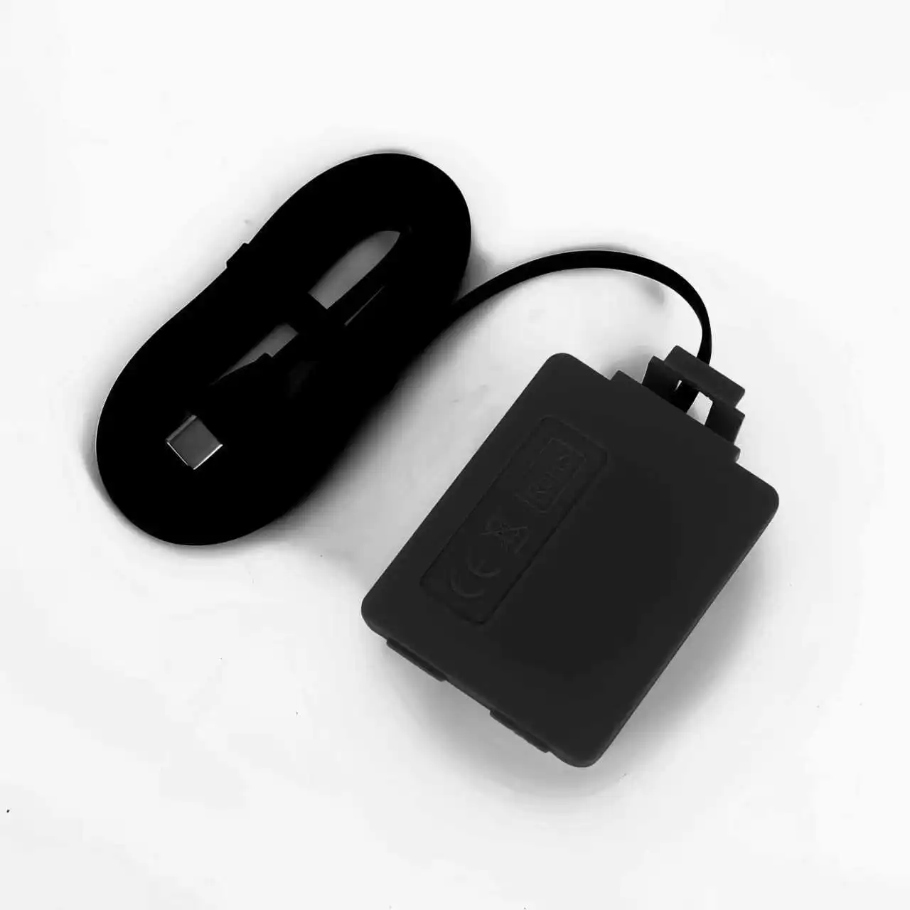 V16 emergency beacon kit connected with dgt 3.0 geolocation, suction cup for glass roof. Approved emergency light, connected and authorized by dgt, v16 signal with batteries included, telefonica data connectivity until 2038, 360 degree vision