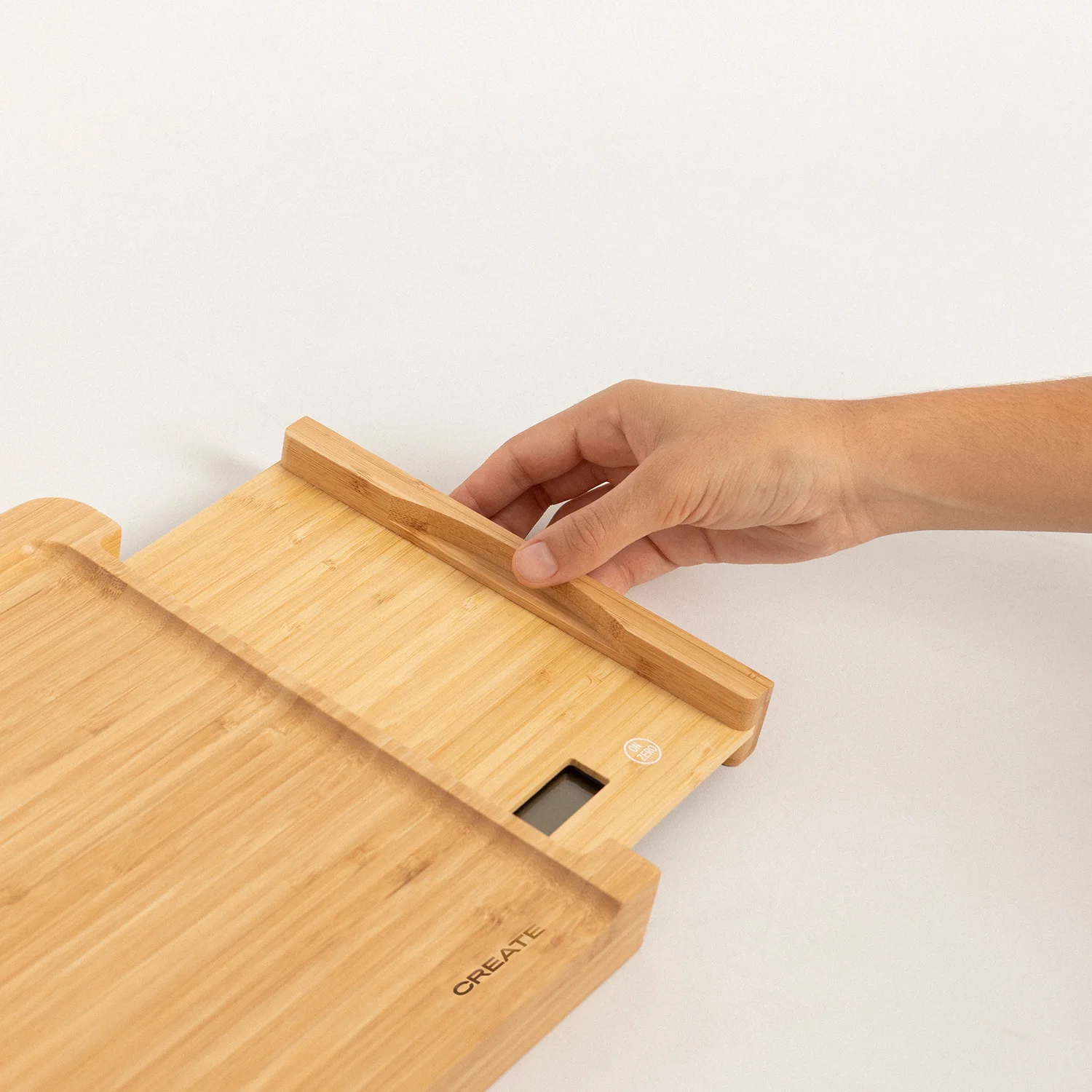 Create - bamboo cutting board with integrated scale and battery included - up to 5kgs - tare function - board scale bamboo