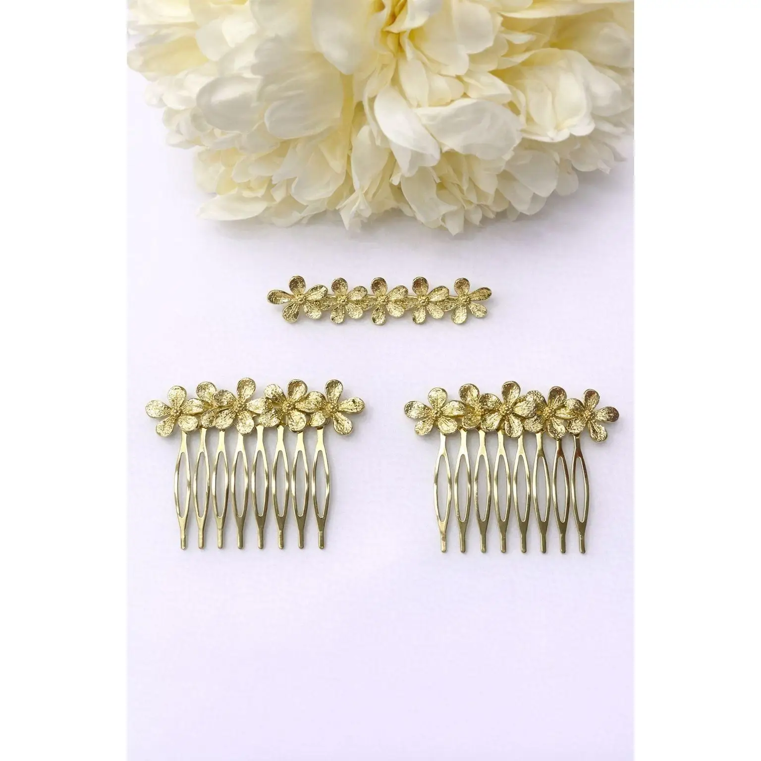 Set Peinetas  y broche Flamencas Doradas con diseño de flor  – Complemento para Moño Flamenco Feria y Eventos