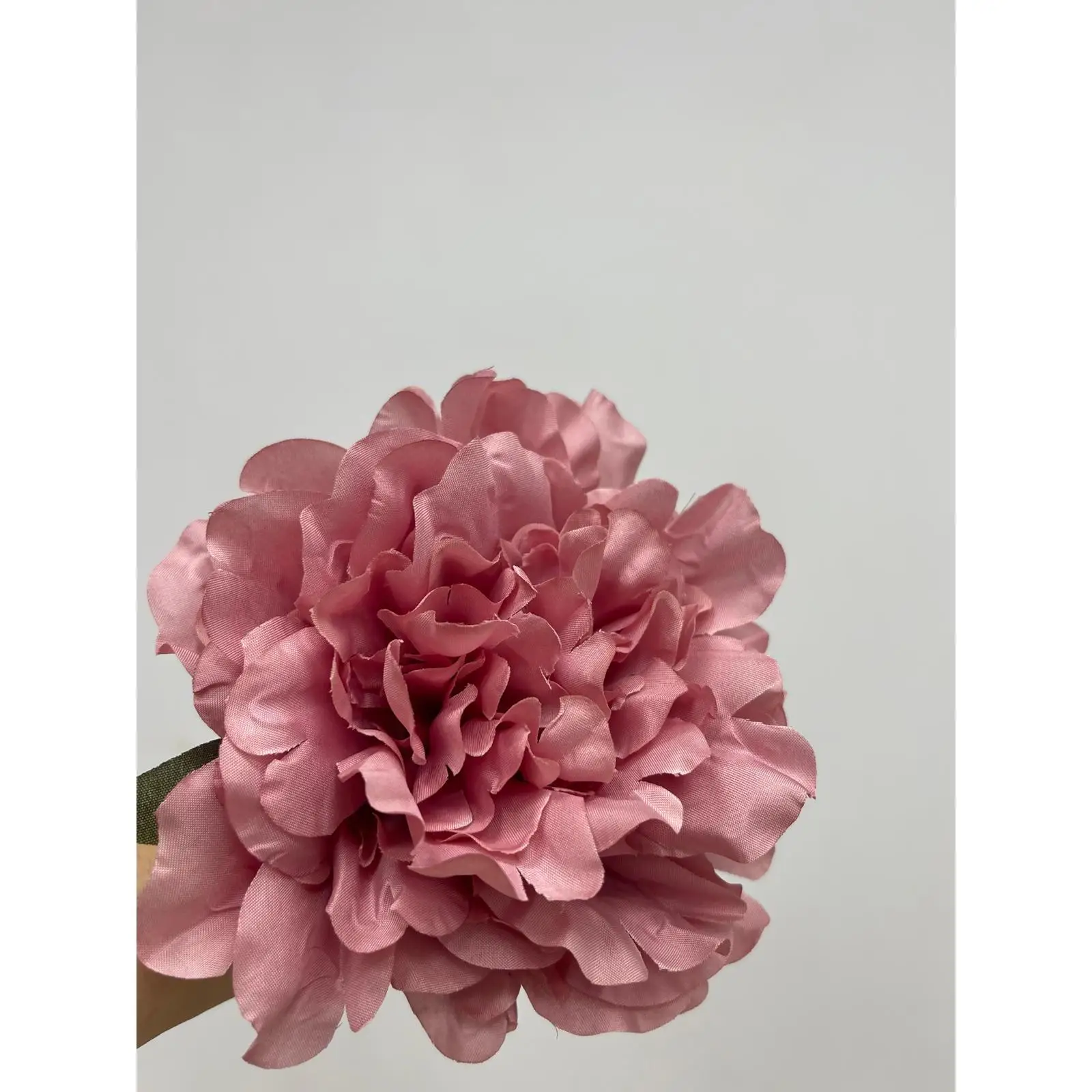 Flor Peonia De Color Rosa Palo Para Cabello De Flamenca te Dara Estilo , Elegancia y Tradicion