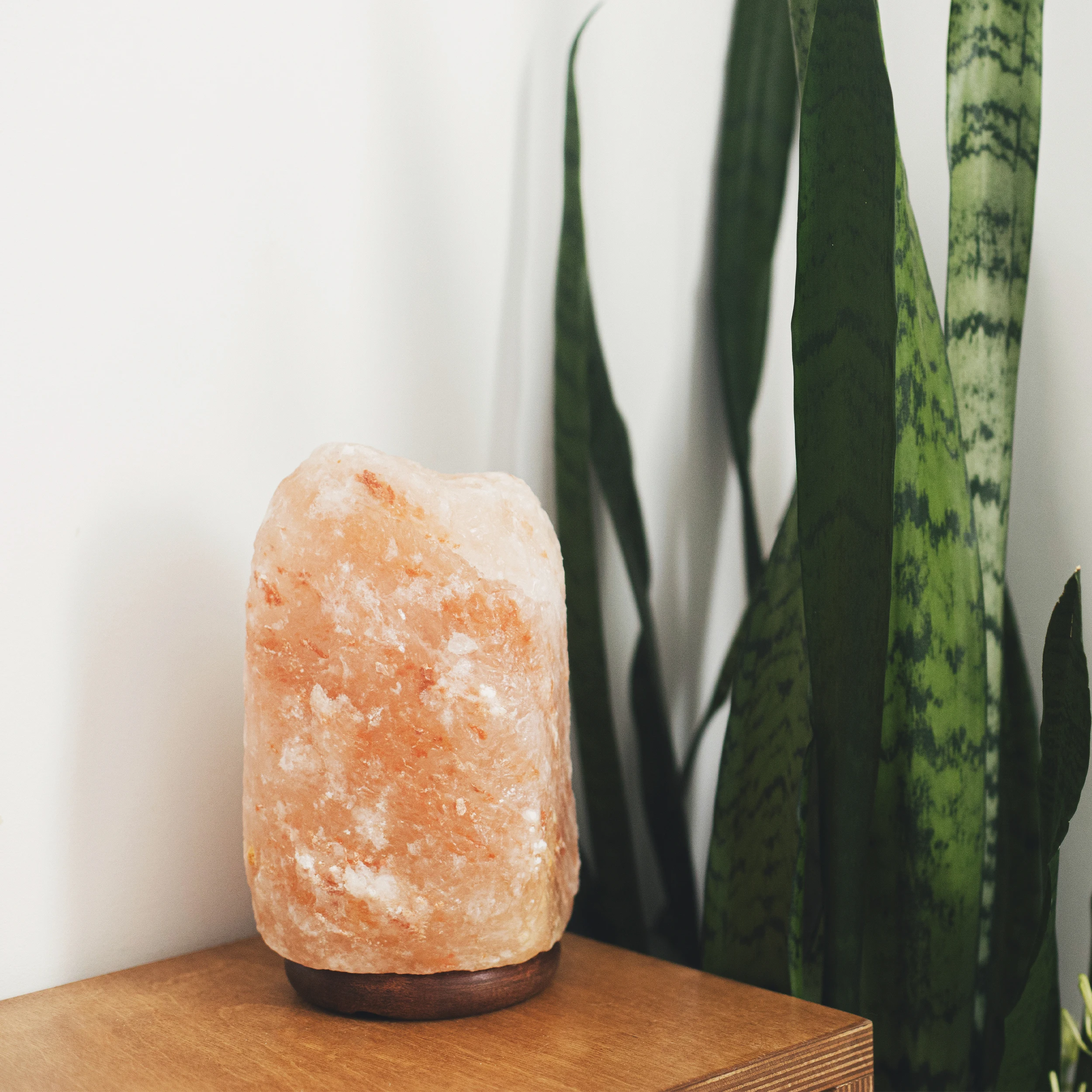 DEKORA SOUL Natural 100% Himalayan salt lamp with wooden Base and bulb included-available in various measures for a relaxing and healthy environment