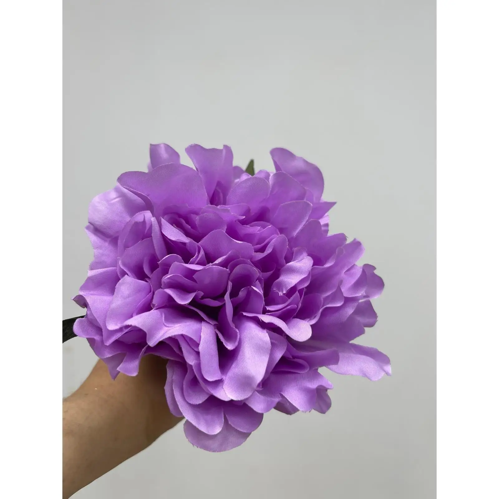 Flor Peonia De Color Lila Palido Para Cabello De Flamenca te Dara Estilo , Elegancia y Tradicion
