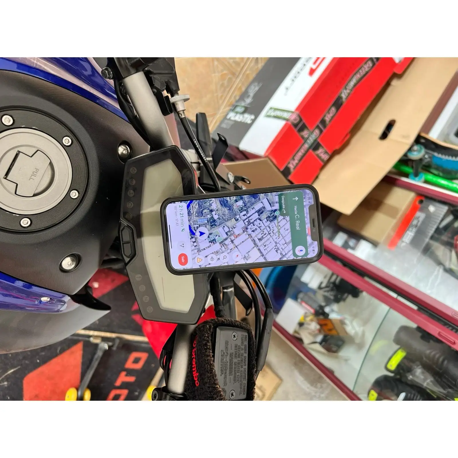 Montura Quad Lock para Yamaha MT-07 / FZ-07 – Instalación rápida y estable