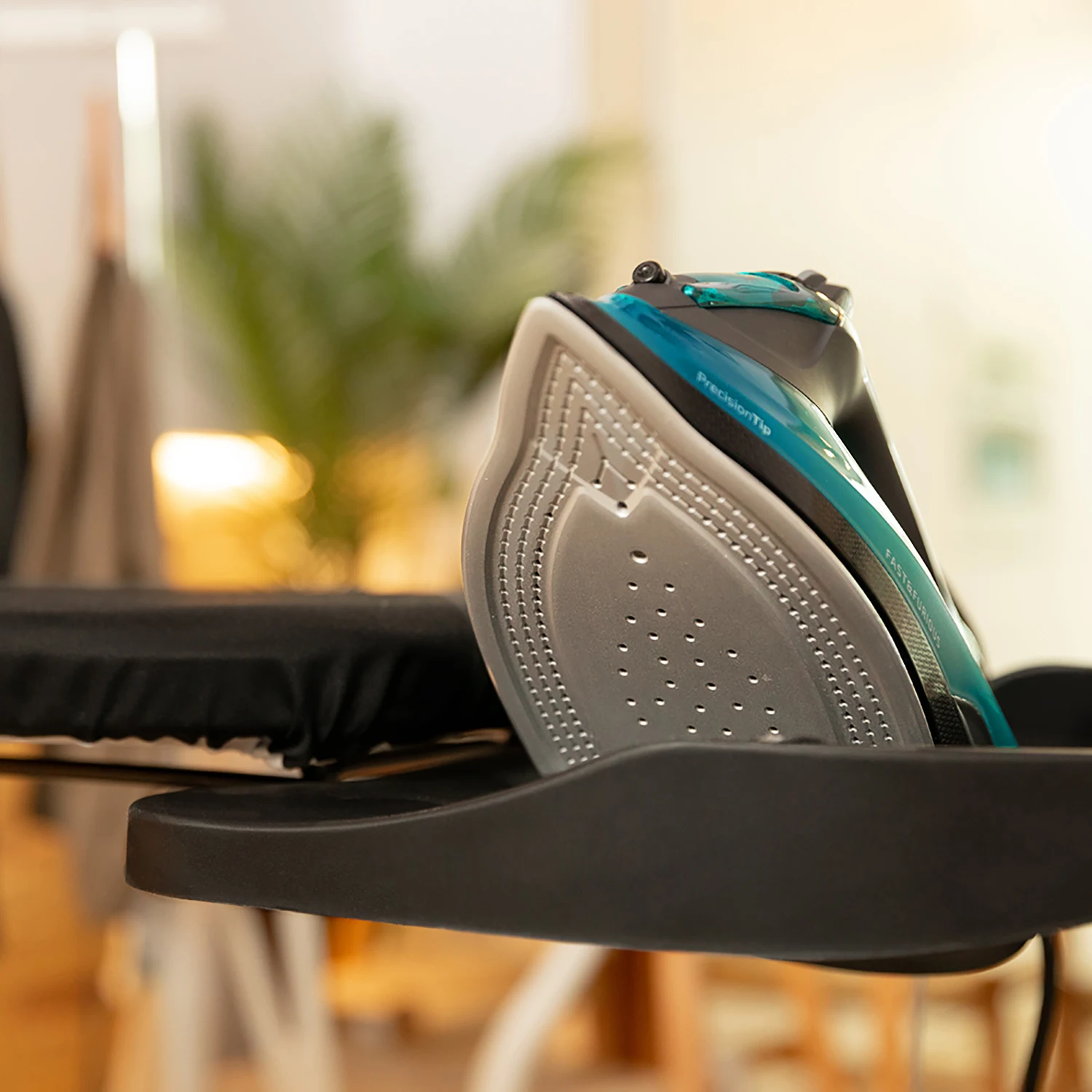 Cecotec strongboard 400 borneo ironing board