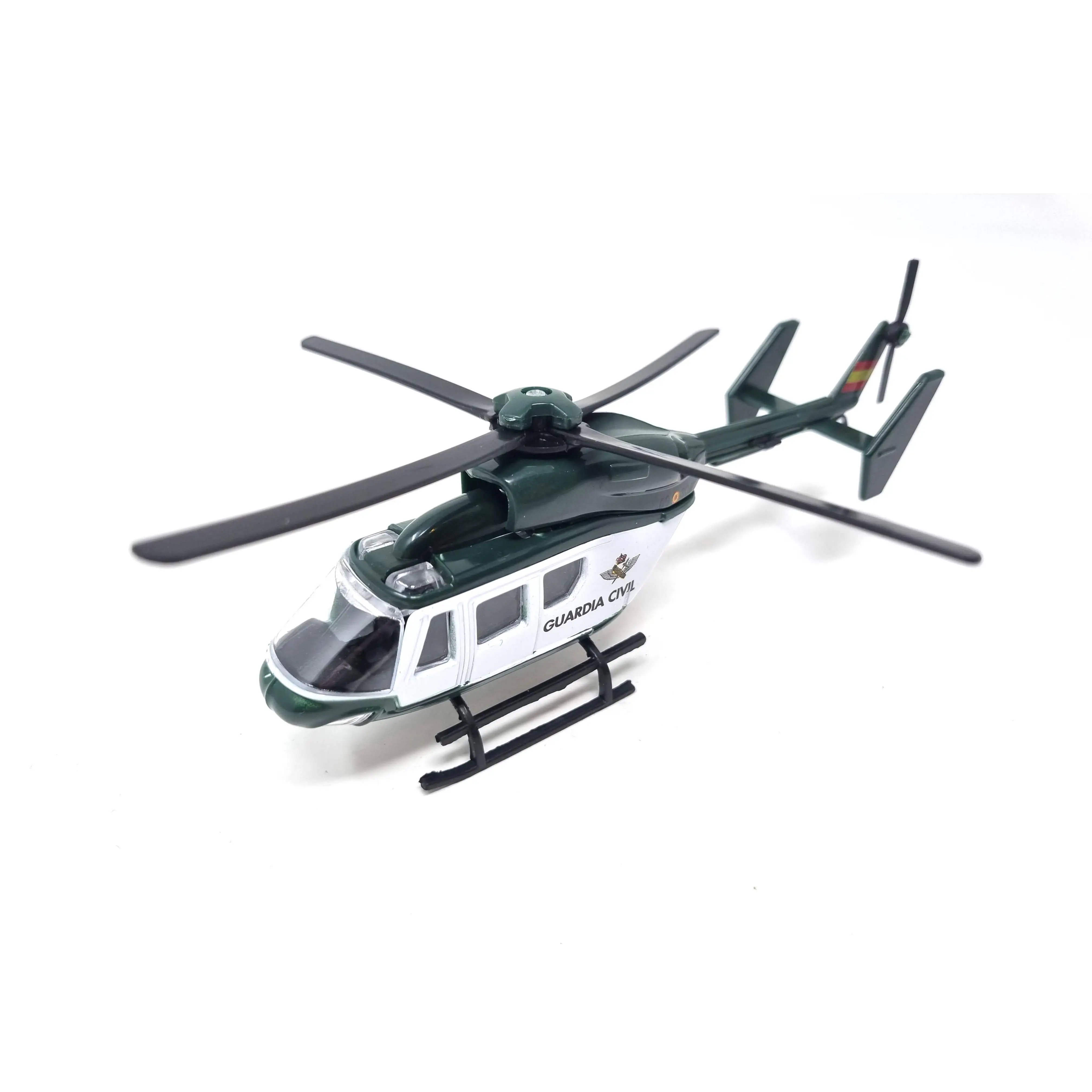 Helicóptero Guardia Civil metálico con partes de plástico, no recomendado a menores de 3 años por contrner piezas pequeñas. el tamaño del producto aparece en las fotos . PLAYJOCS GT-1757