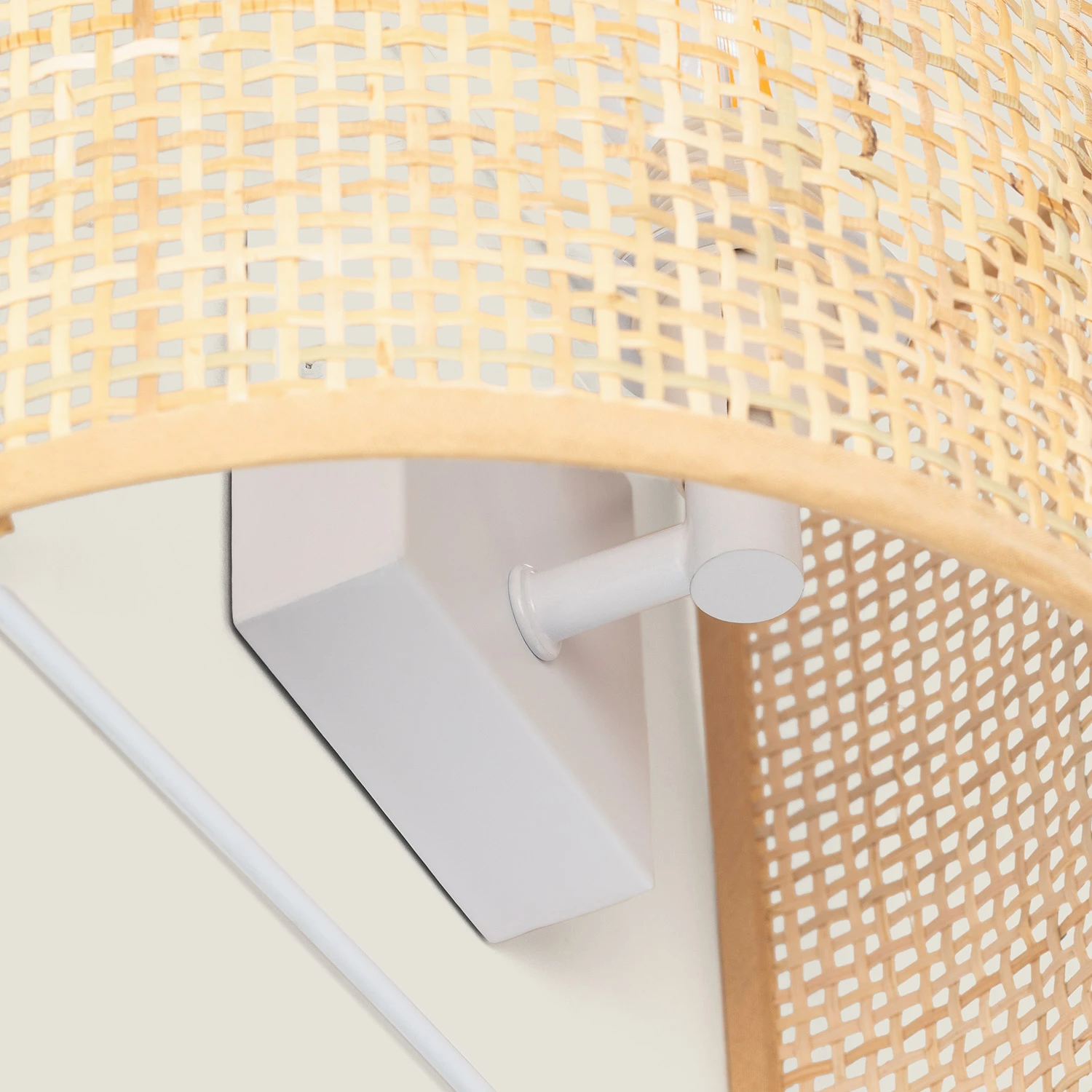 Ledkia Aplique de Pared Ratán Baracoa Nusu ILUZZIA - Diseño Elegante y Versátil