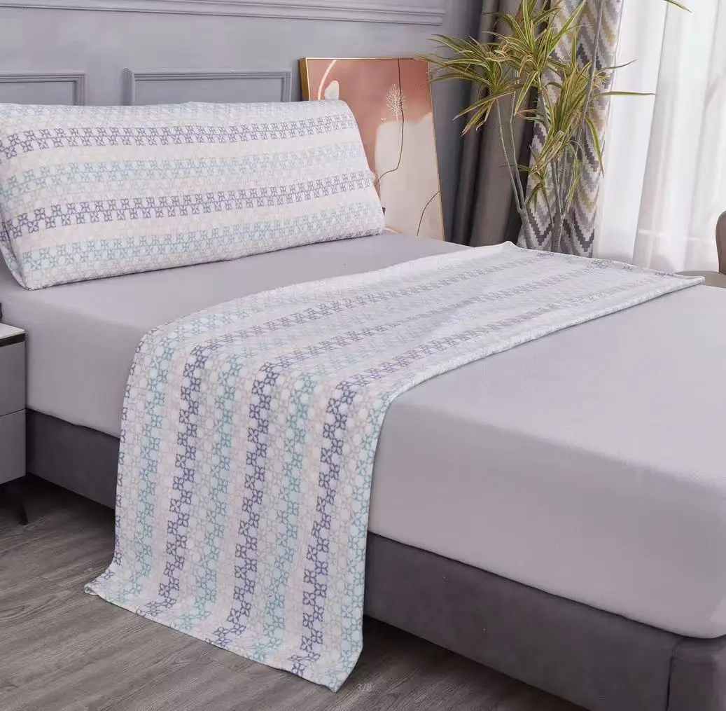 Decodeko 3-Piece Sheet Set - Winter Collection, 100% Polyester Microfiber, Adjustable Fitted Sheet, Top Sheet, and Long Pillowcase, available in sizes 90, 105, 135, and 150 cm, soft geometric design for elegant bedding. #2