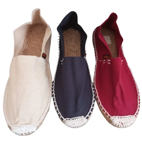 Alpargatas ANIMS básicas cómodas con suela de yute en Burdeos, Azul marino o Arena - Estilo y comodidad para tus pies - VEGANO