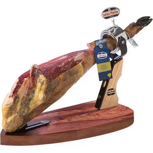 Jamón Ibérico De Cebo 50% Raza Ibérica De Julián Martín Una Experiencia Culinaria Única con el Sabor Fino y Persistente de Esta Pieza Exquisita, Curada en Bodegas Centenarias de Guijuelo.