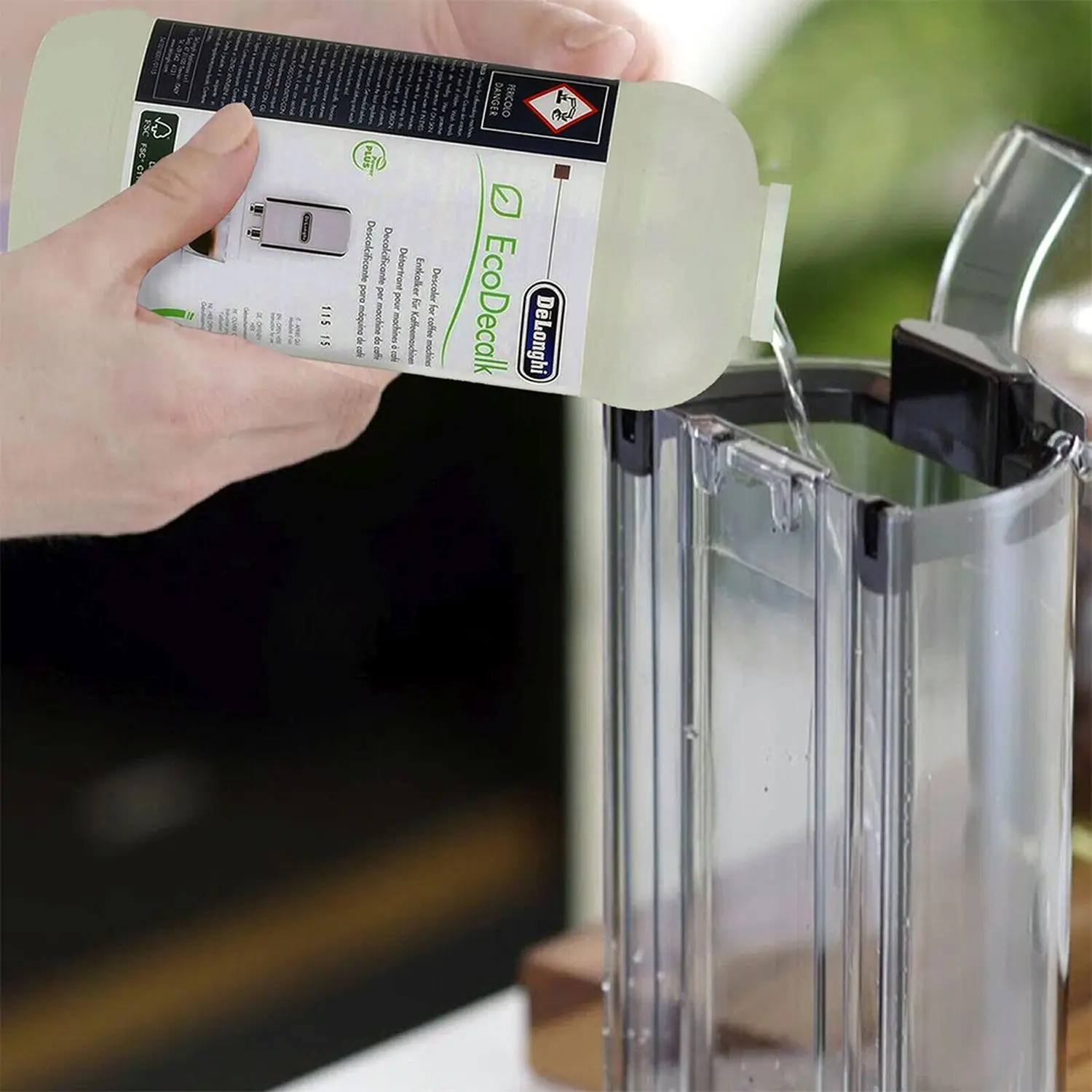 Delonghi-500ml ecological Universal descaler. Compatible with ETAM / ECAM coffee makers, natural components. DLSC500