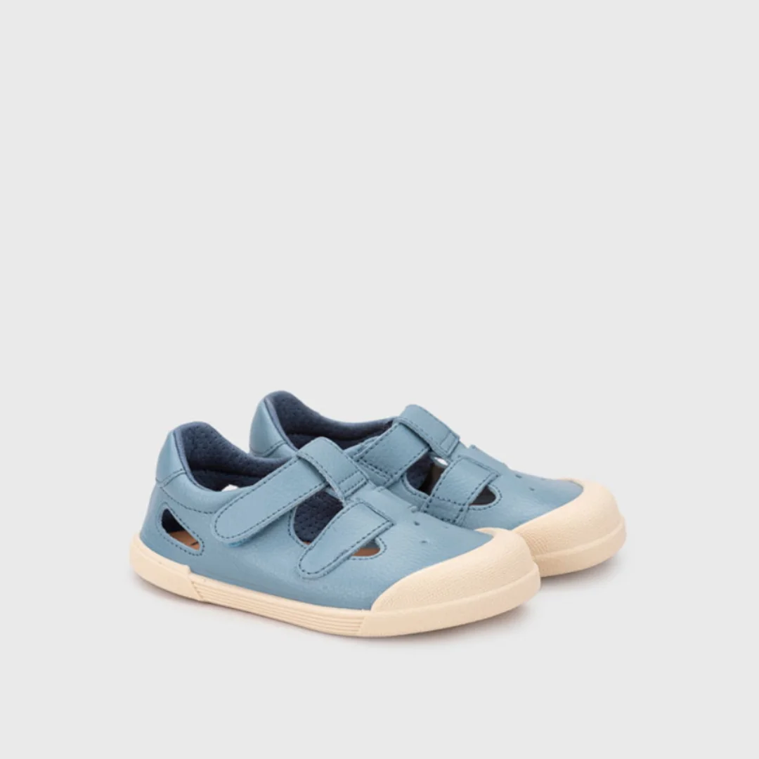 Respective sandal of blue leather igor barefoot shoes