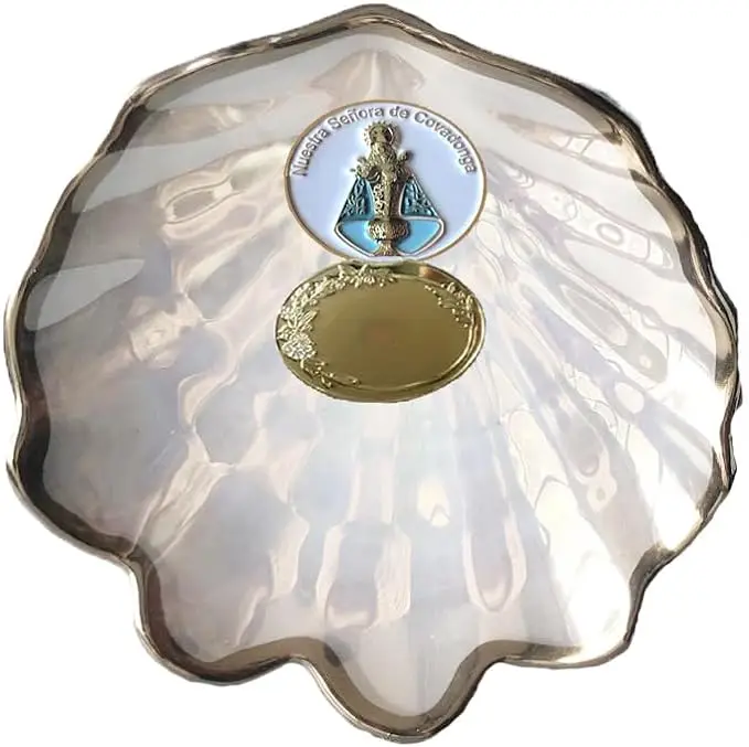 DOCOLASTRA baptism shell of the Virgin of Covadonga in pearly crystal. Customization option and christening scarf (custom crystal edge and back)