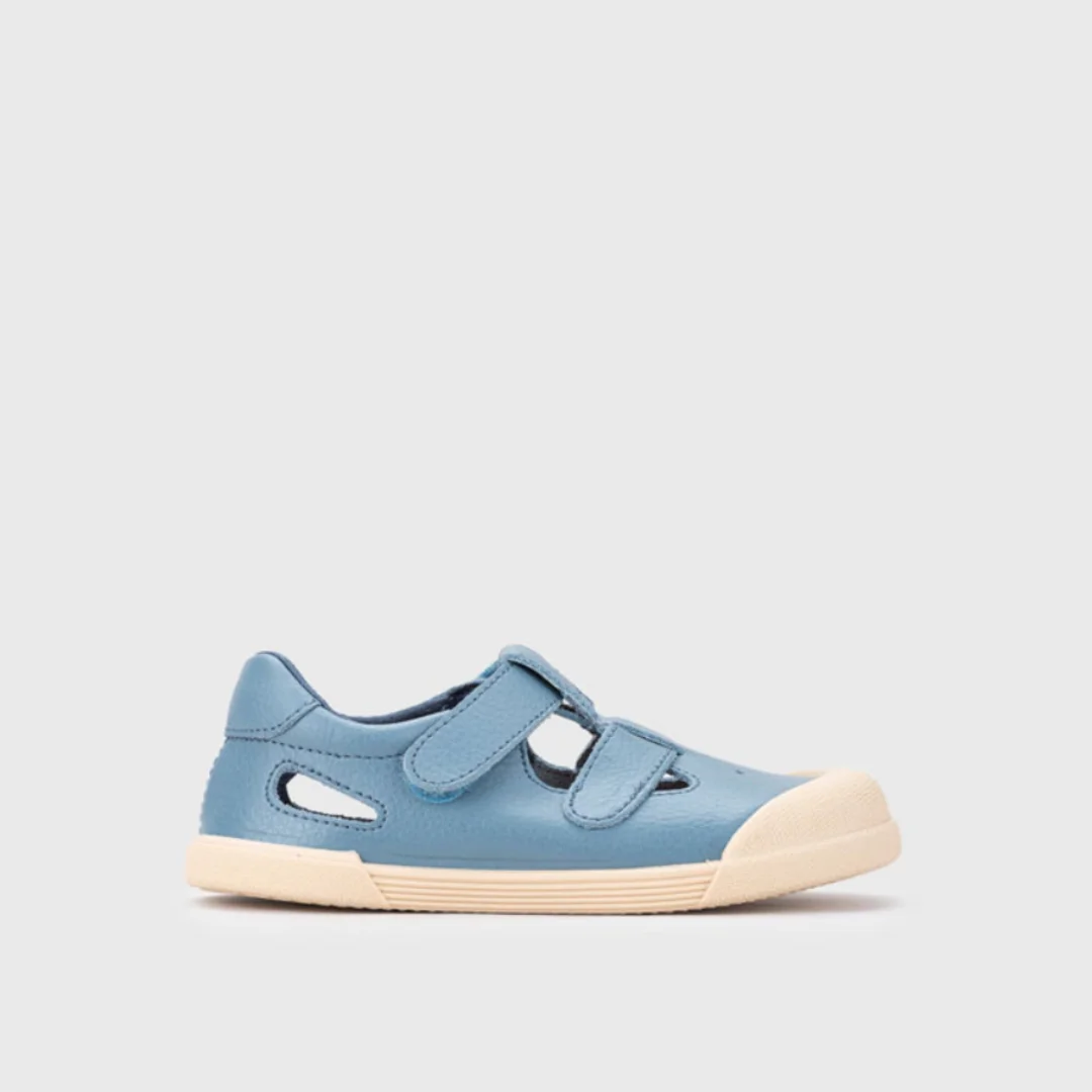 Respective sandal of blue leather igor barefoot shoes