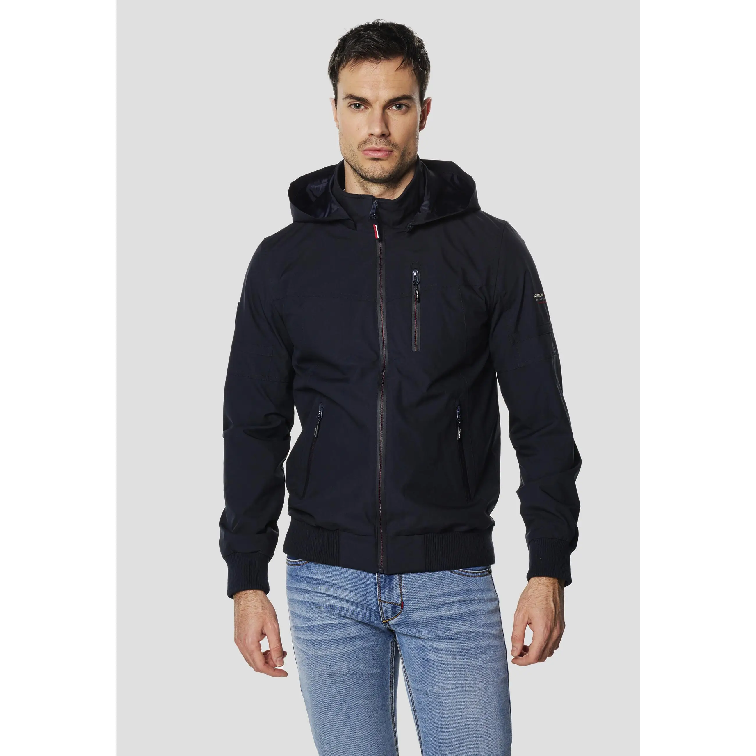 Koroshi - Chaqueta técnica para hombre con capucha integrada y cuello alto, 100% poliéster navy, ideal para entretiempo y uso urbano