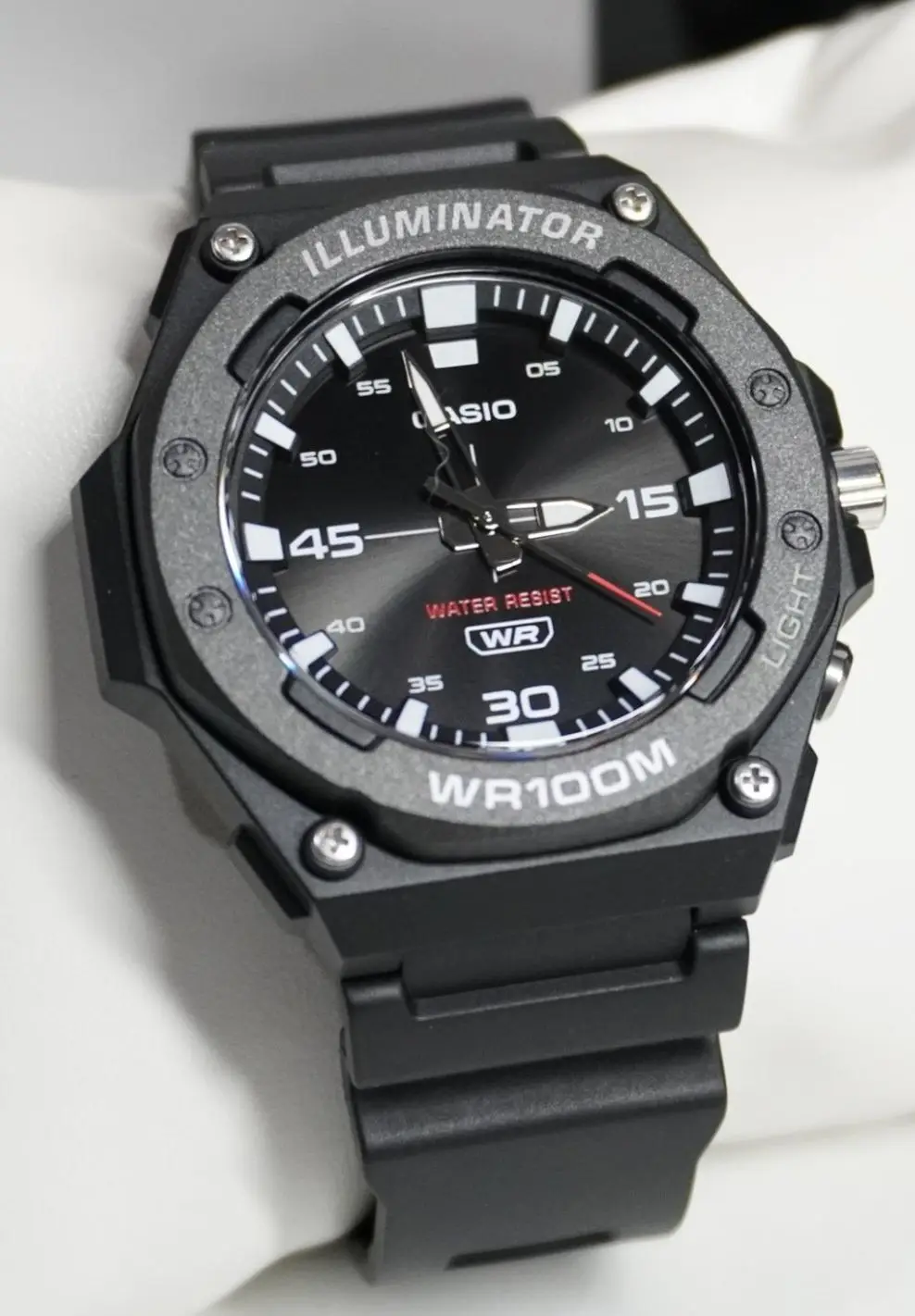 Casio heavy-duty men's sports watch mw-620h-1a 48.1 mm 100m wr resin strap