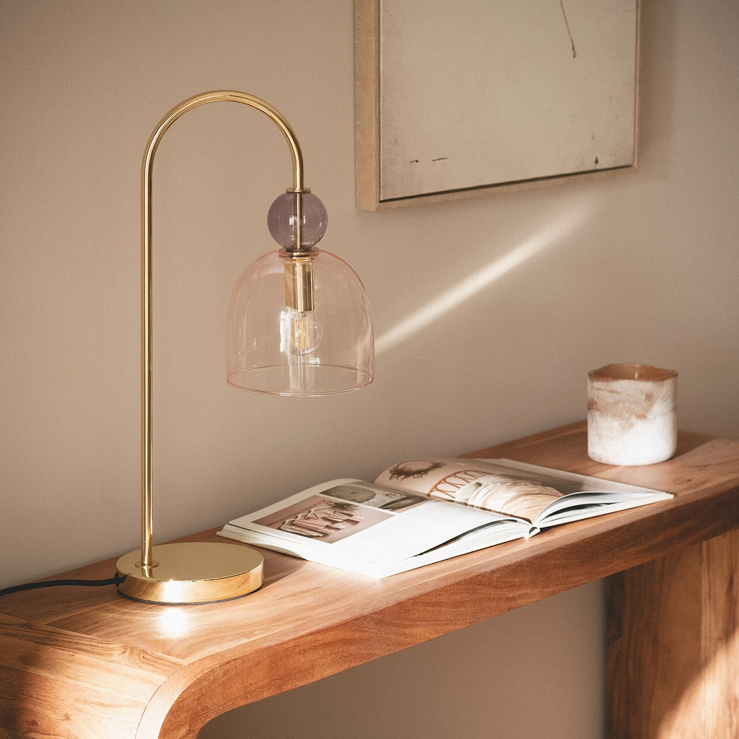LEDKIA LIGHTING - Lámpara de Mesa Metal y Cristal Baudelaire | Diseño Elegante Vintage | Compatible con Bombilla E14 | Uso Interior | 20W Máx | Dimensiones Compactas, Dorado, Cristal
