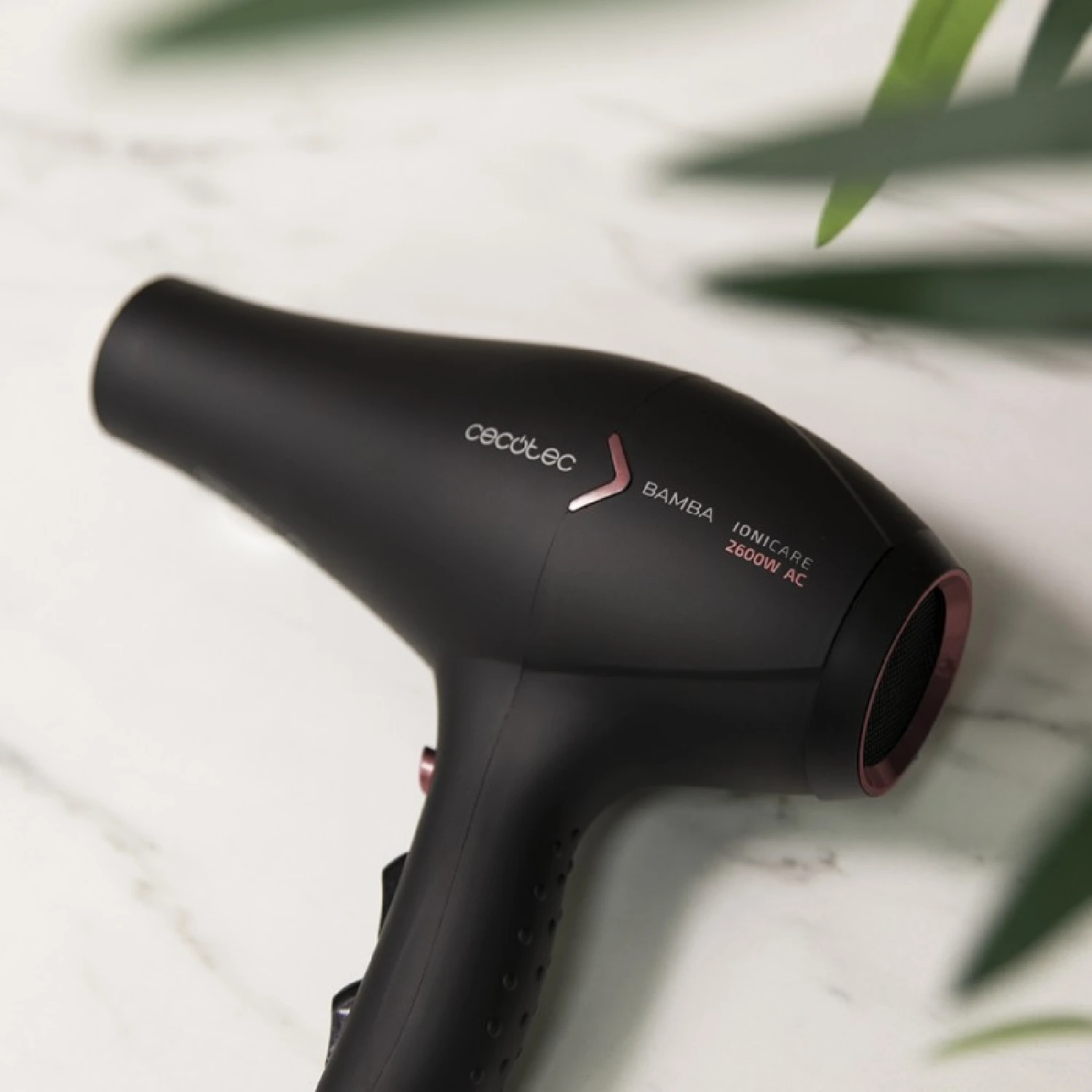 Bamba IoniCare 5350 PowerShine Fire ion hair dryer, power 2600 W, temperature and speed adjustment, precision nozzle and maxivolumen diffuser