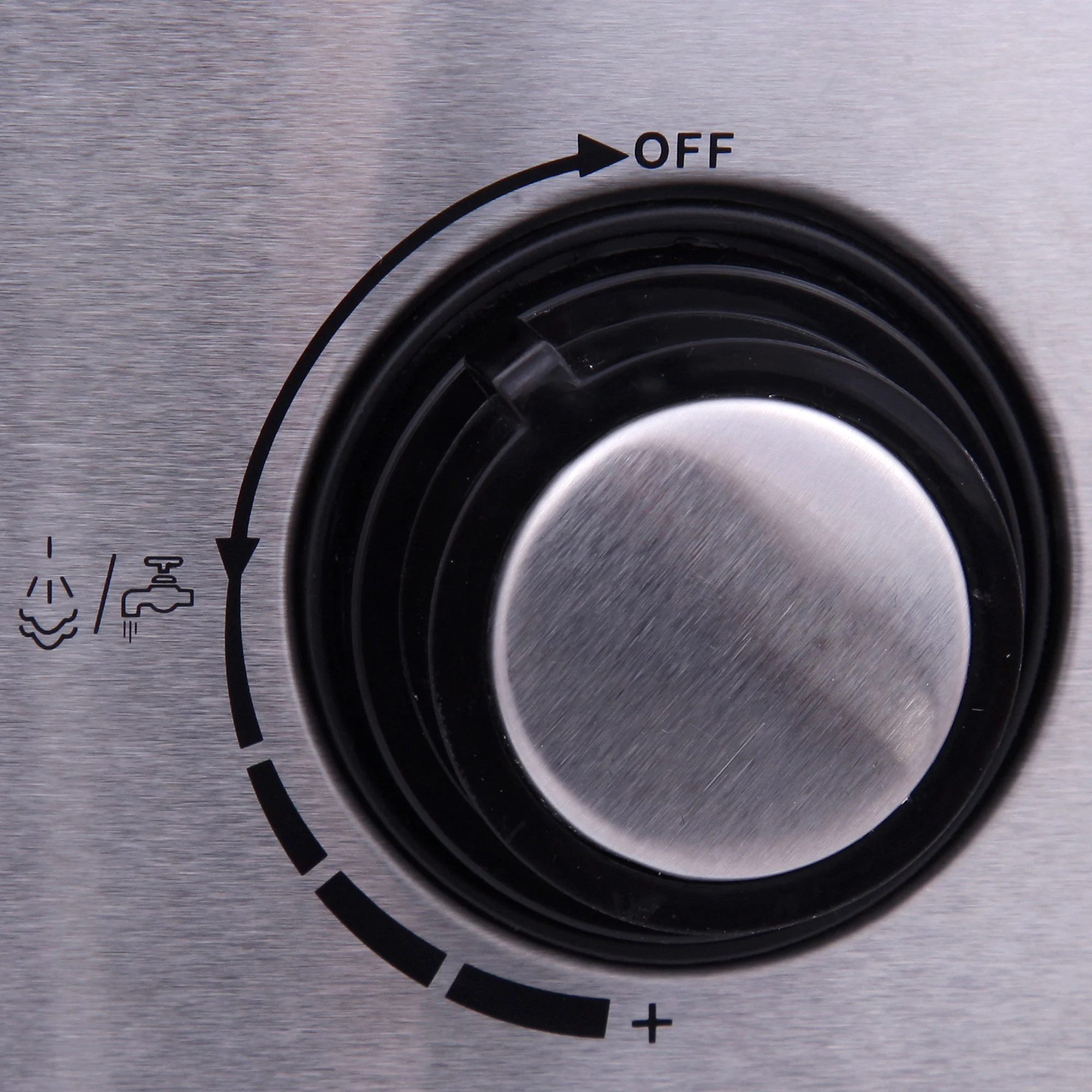 Mesko ms 4403 manual expresso coffee maker 15 bars 1.6 l, double exit arm, milk frother, mug warmer, 850w, silver