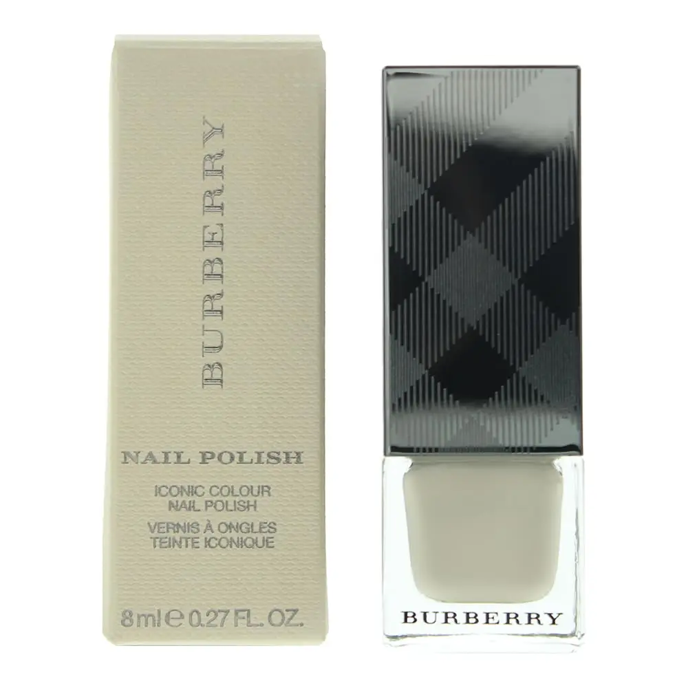 Esmalte de uñas de la marca Burberry ideal para mujer