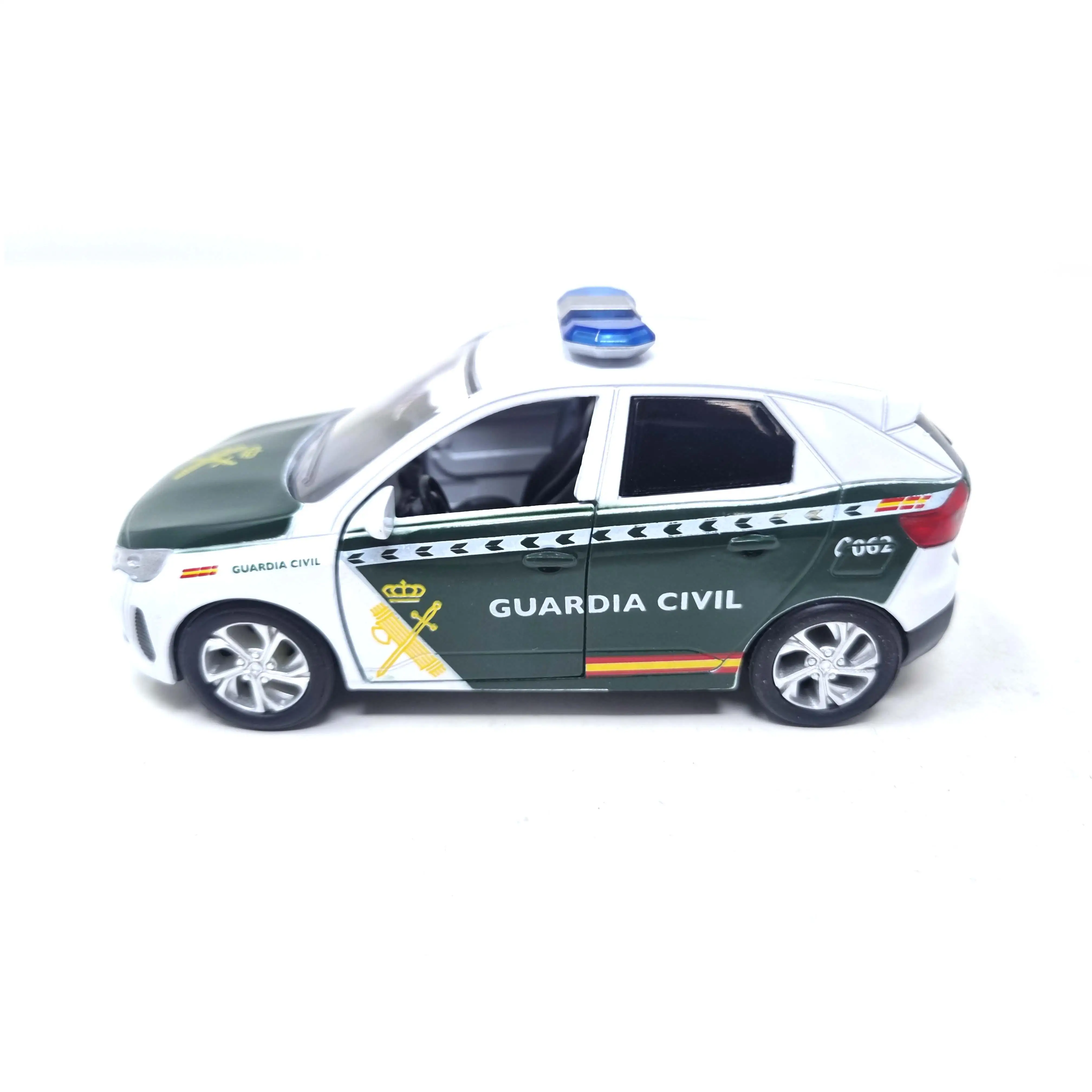 Vehículo Guardia Civil.Vehículo metálico con partes de plástico. Ruedas libres, apertura manual puertas delanteras  No recomendado para menores de 3 años. PLAYJOCS GT-3546