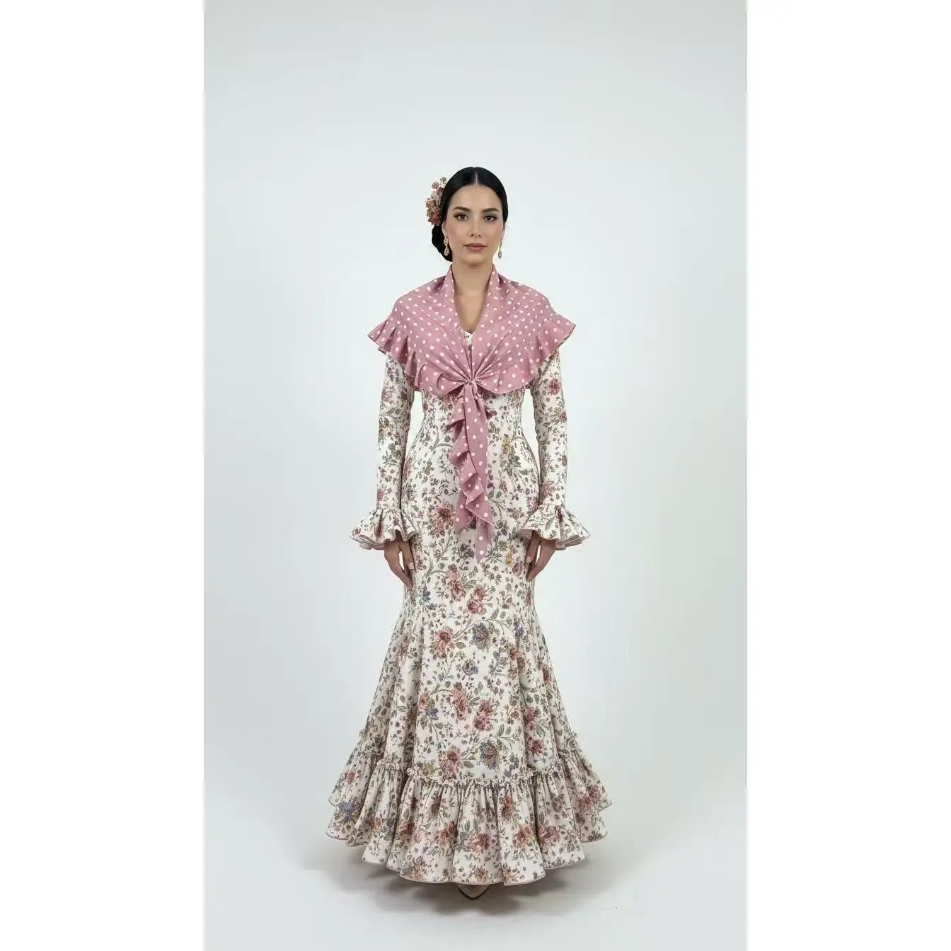 Piquillo Elegancia Fondo Rosa Palo y Blanco Lunares - Sofisticación Flamenca o Romería que Enamora