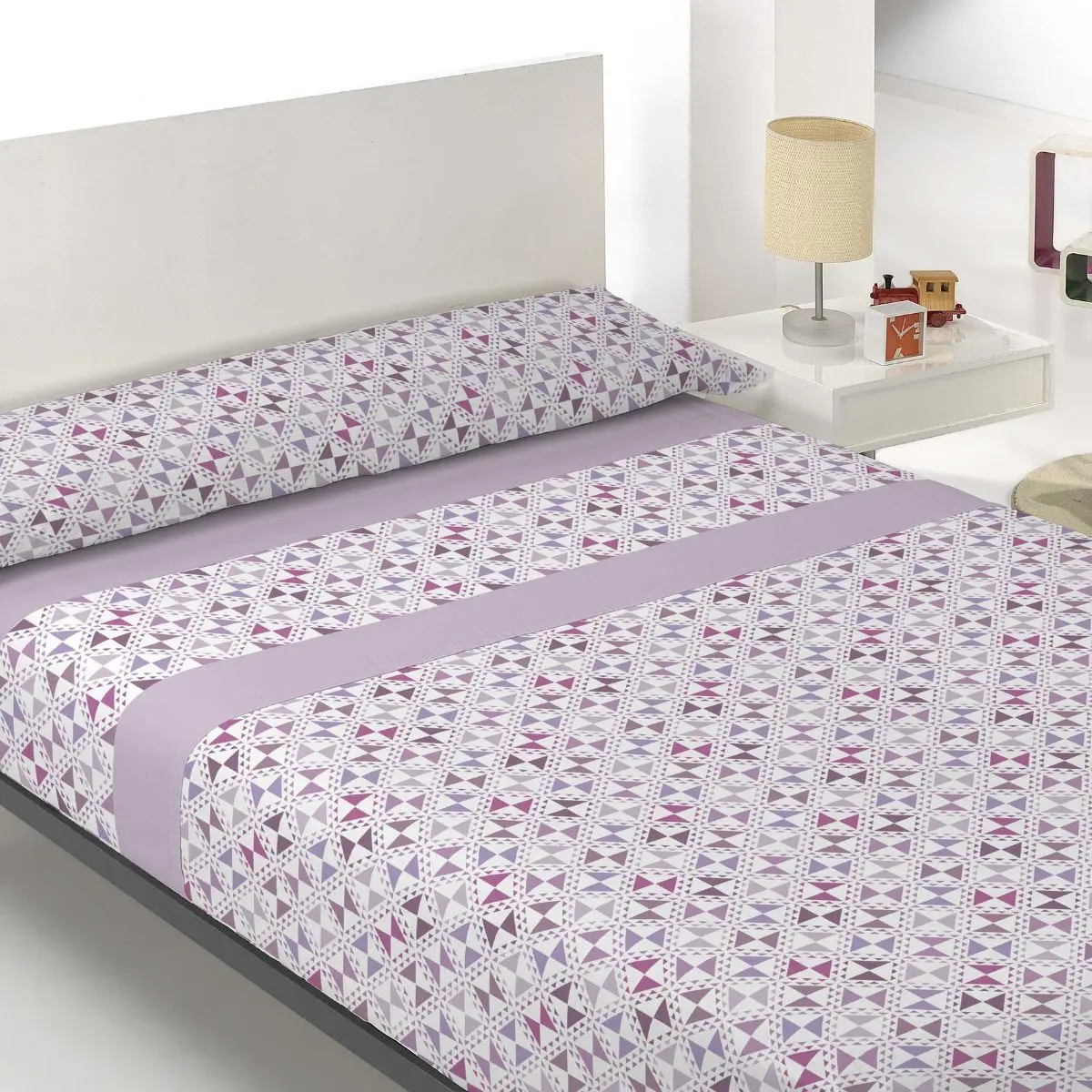 Juego de Sábanas de Microfibra 100% Poliéster Modelo Selma, Color Lavanda, Marca Rossana, para Camas de 90 a 150 cm, con Bajera Ajustable hasta 30 cm de Altura