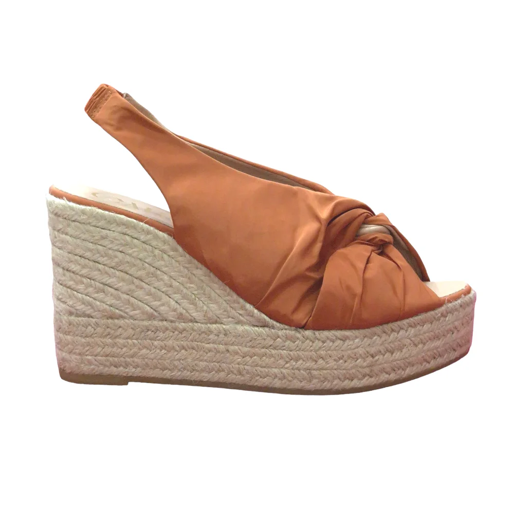 Shoes Alpargatas marca Gaimo para mujer en color marrón