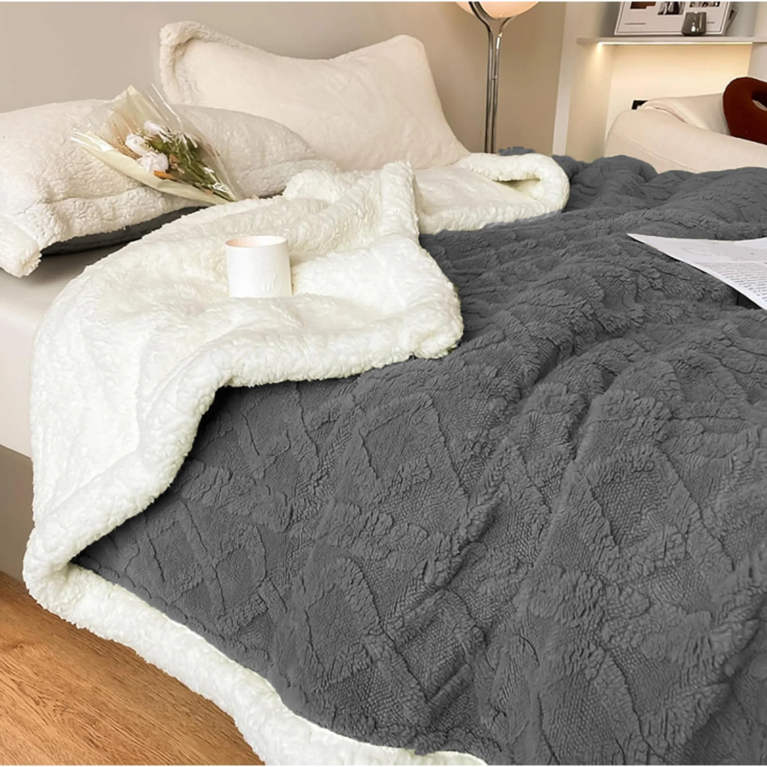 Decodeko Reversible Fleece Blanket - Soft and Warm for Sofa and Bed, 100% Polyester, Available in 3 Sizes (130x160cm, 160x220cm, 220x240cm) and 9 Colors Including Beige and Blue, Perfect for Cozy Winter Evenings
