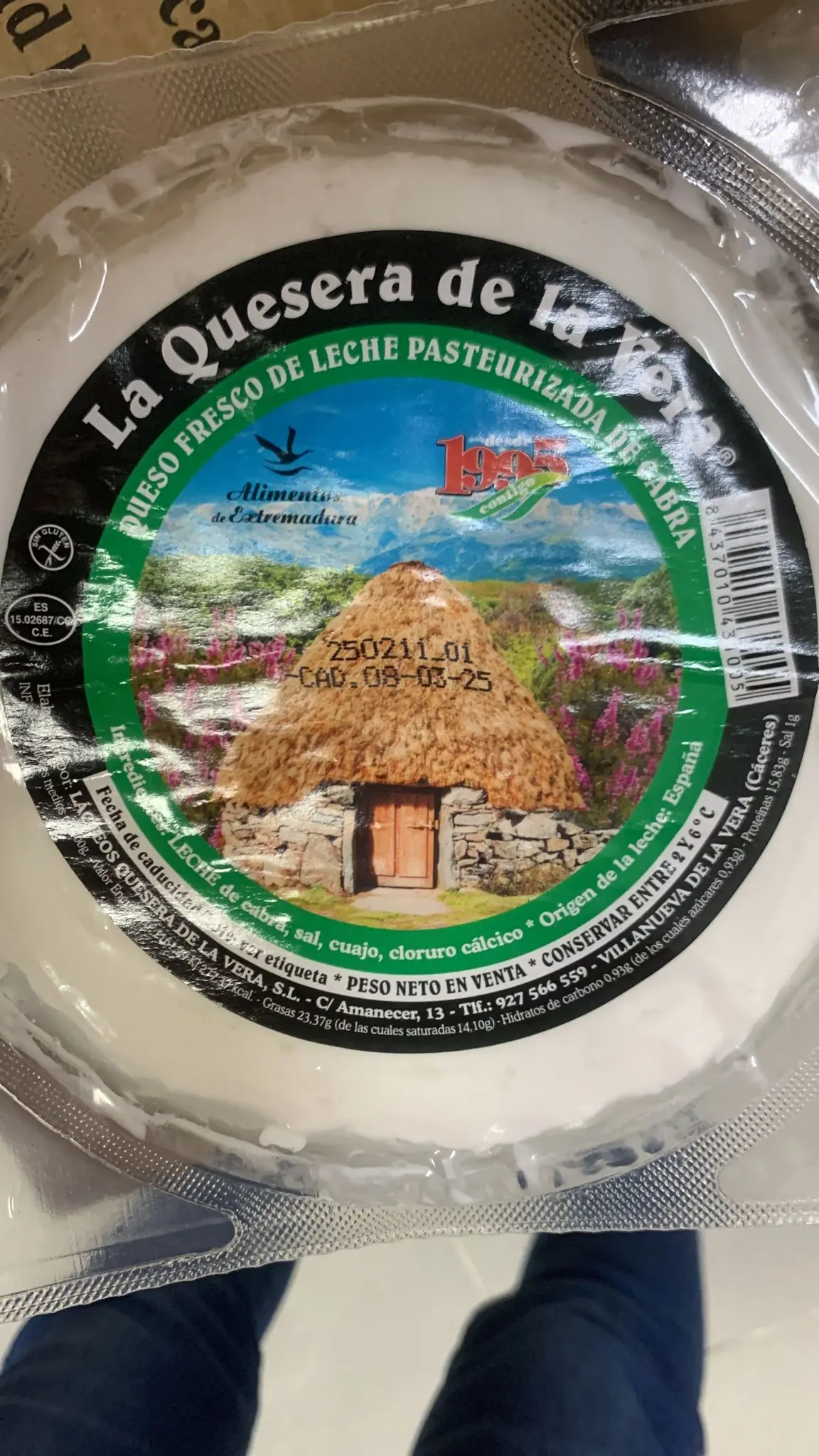 Semi-cured cheese from pasteurized goat milk - approx. 600 gr - delicious flavor and irresistible texture to enjoy. #3