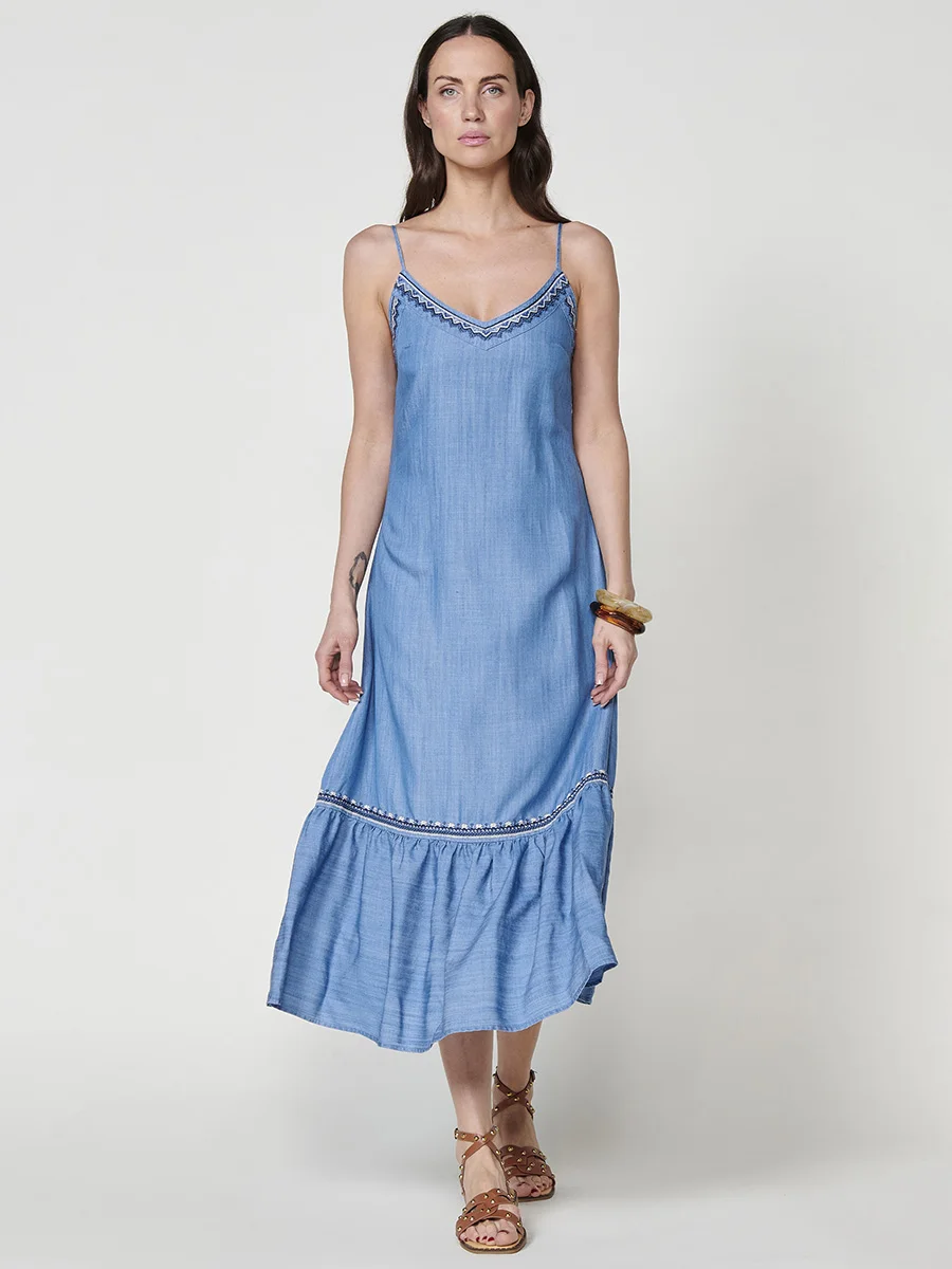 Koroshi Vestido Mujer largo efecto denim con bordado étnico – Koroshi azul denim