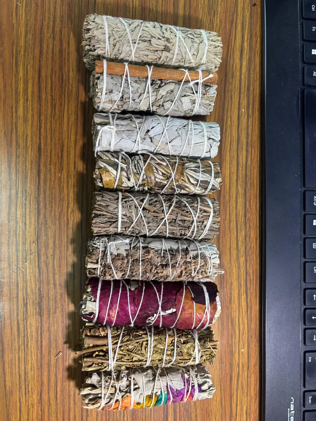 Vadeincienso 6 Bundles of Various Plants for Aromatherapy, including White Sage, Blue Sage, Lavender Sage, and Ruda, with different aromatic properties sent randomly from Barcelona to Europe.