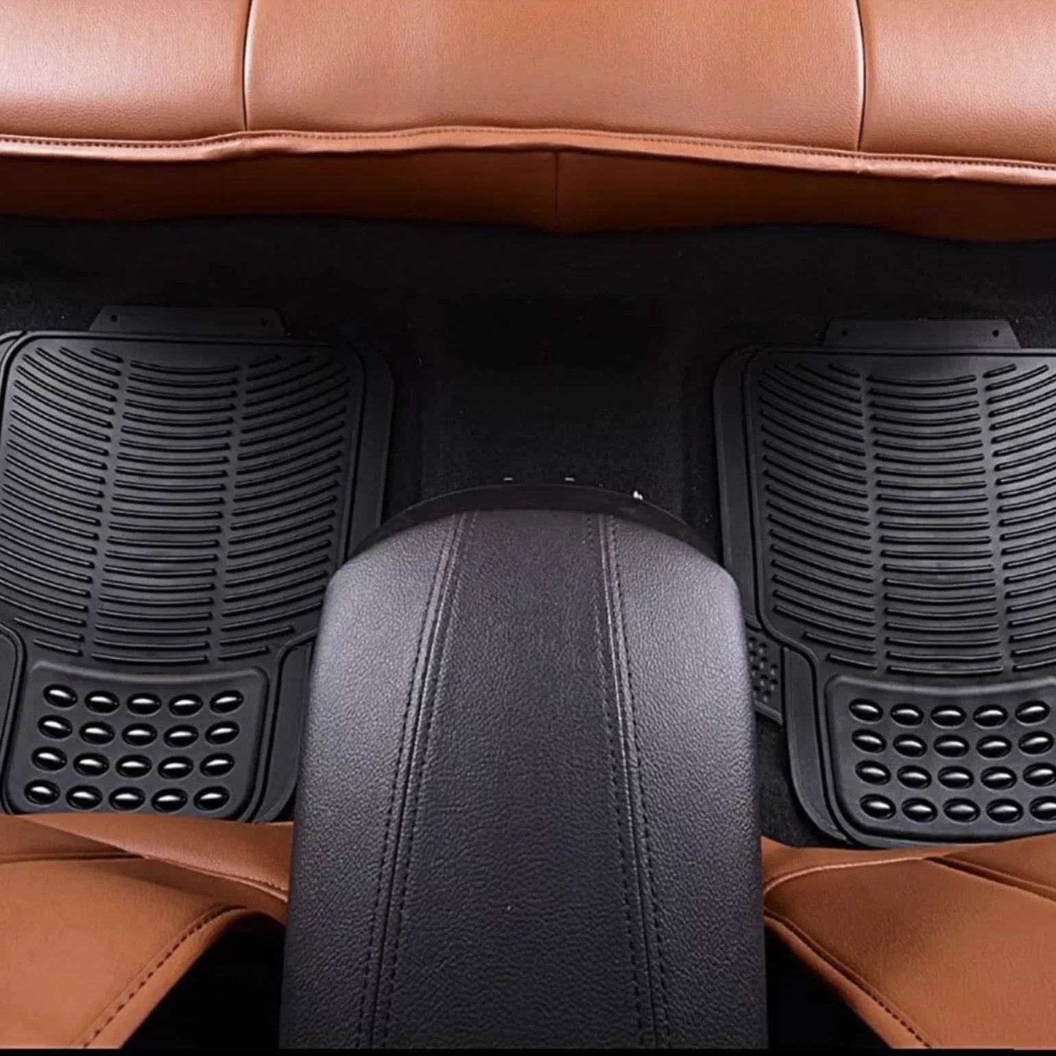 X-Set of 4 Rubber Car Mats, Universal Fit, Non-Slip Design for Front and Rear, Durable and Easy to Clean, Perfect Protection from Dirt and Wear, Ideal for All Vehicle Models.