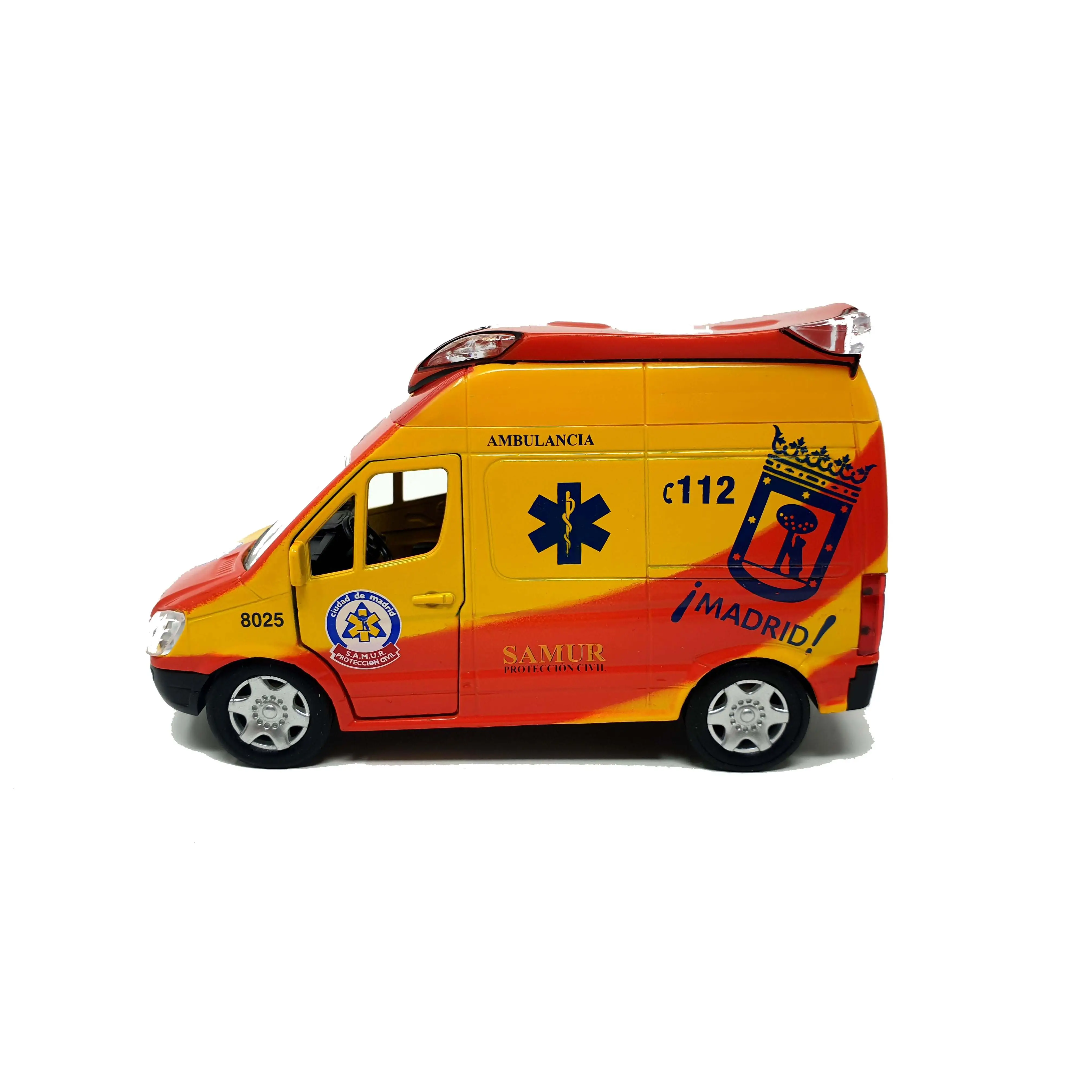 Ambulancia Samur. Vehículo metálico con partes de plástico, ruedas libres, las puertas delanteras se abren, no recomendado a menores de 3 años  PLAYJOCS GT-8035