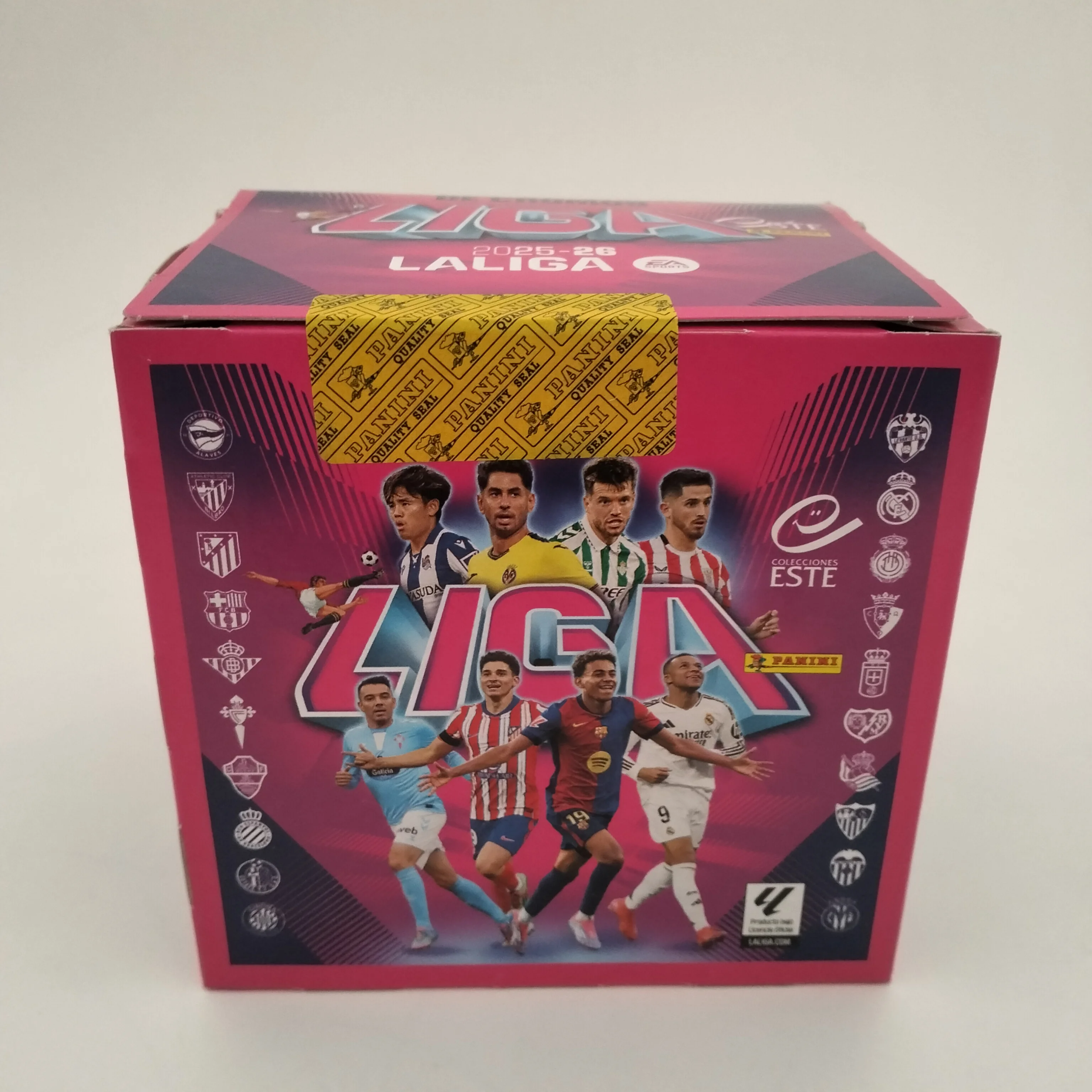 3rd edition panini liga este 2025-26 – box of 50 third edition envelopes |   Official football trading cards