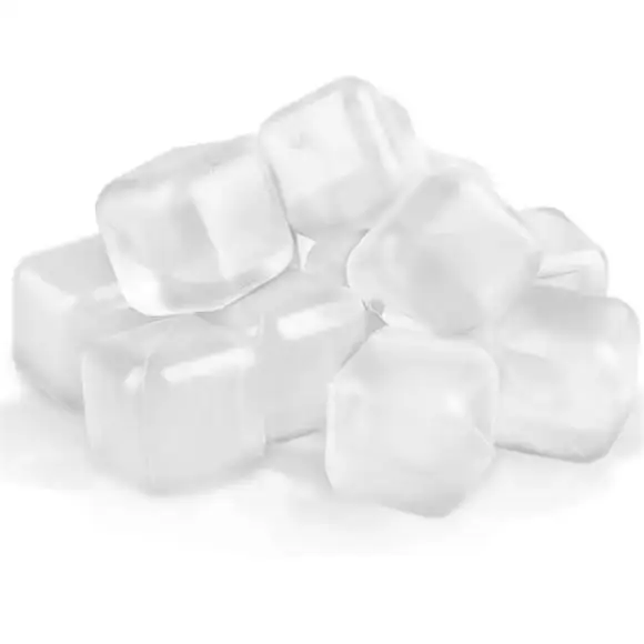 Wiederverwendbare Eiswürfel für Getränke, nachgefüllte Eiswürfelpackung.