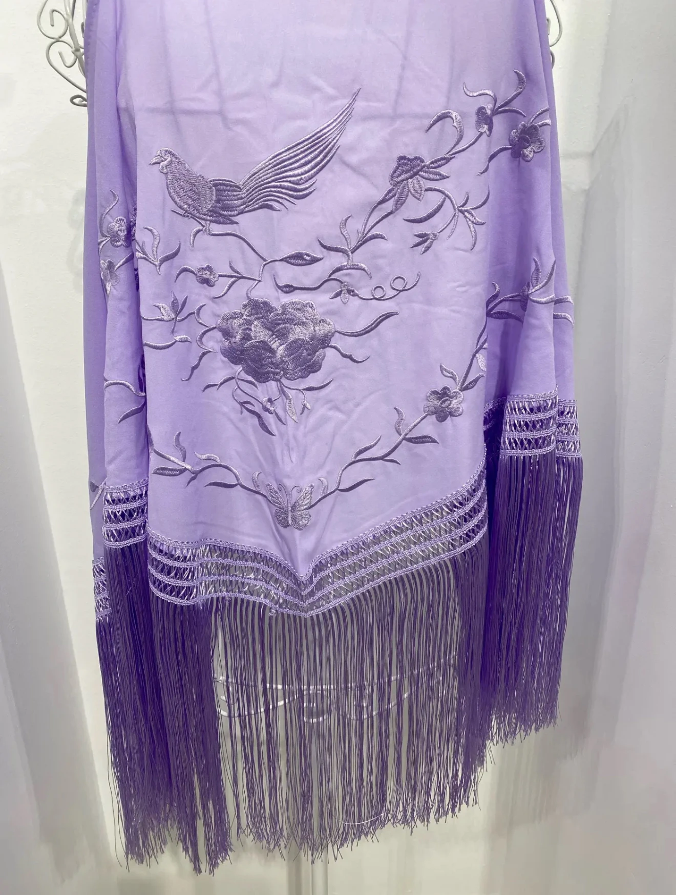 Flamenco embroidered shawl mt24-15 measurements length 1.50 x width 60cm long fringe