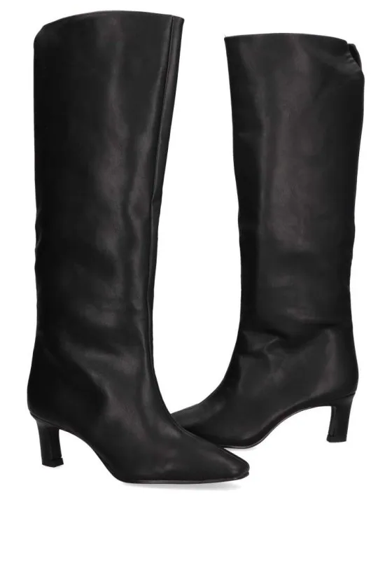 Corina boot m3923 black