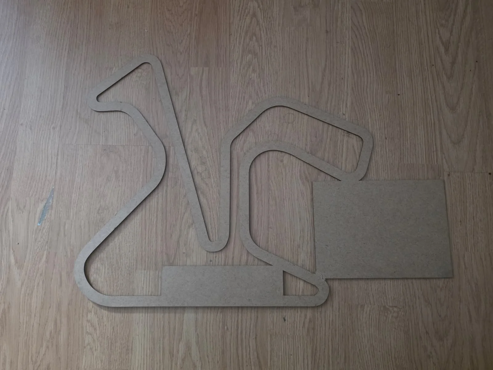 Moto gp circuits in wood – unique decoration for motor lovers. Kandala