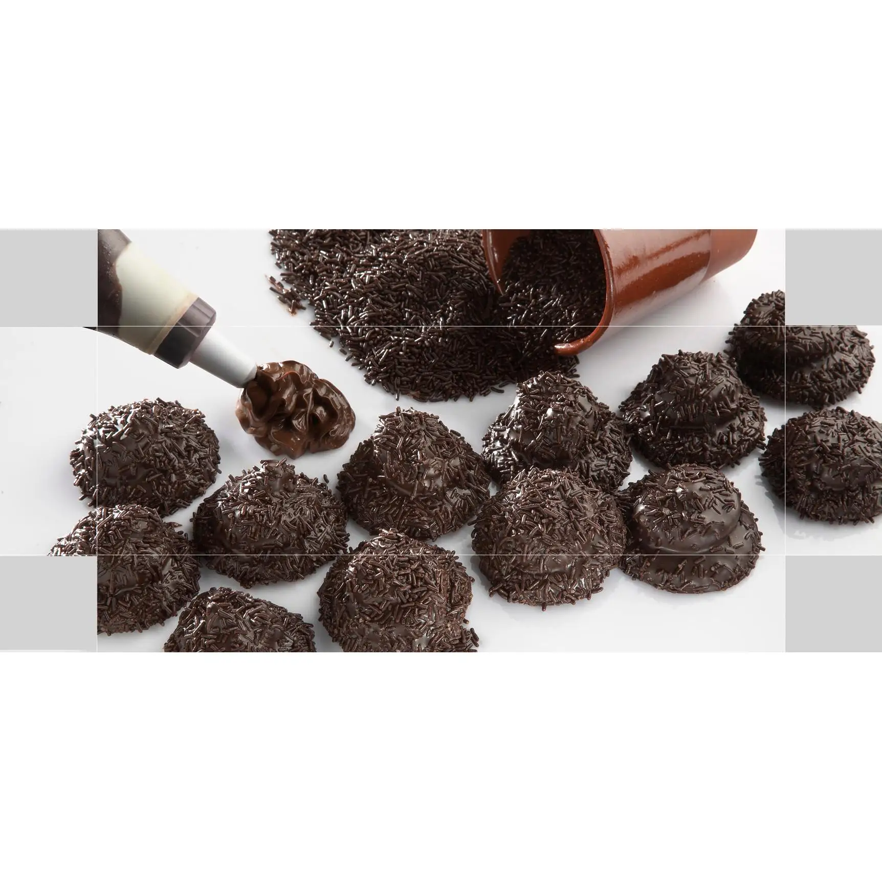 Galletas Rellenas de Crema de Trufa con Cobertura de Cacao y Fideos de Chocolate – El horno de Don Ramon – 1.5 kg, Ideales para Cumpleaños, Celebraciones y Candy Bar