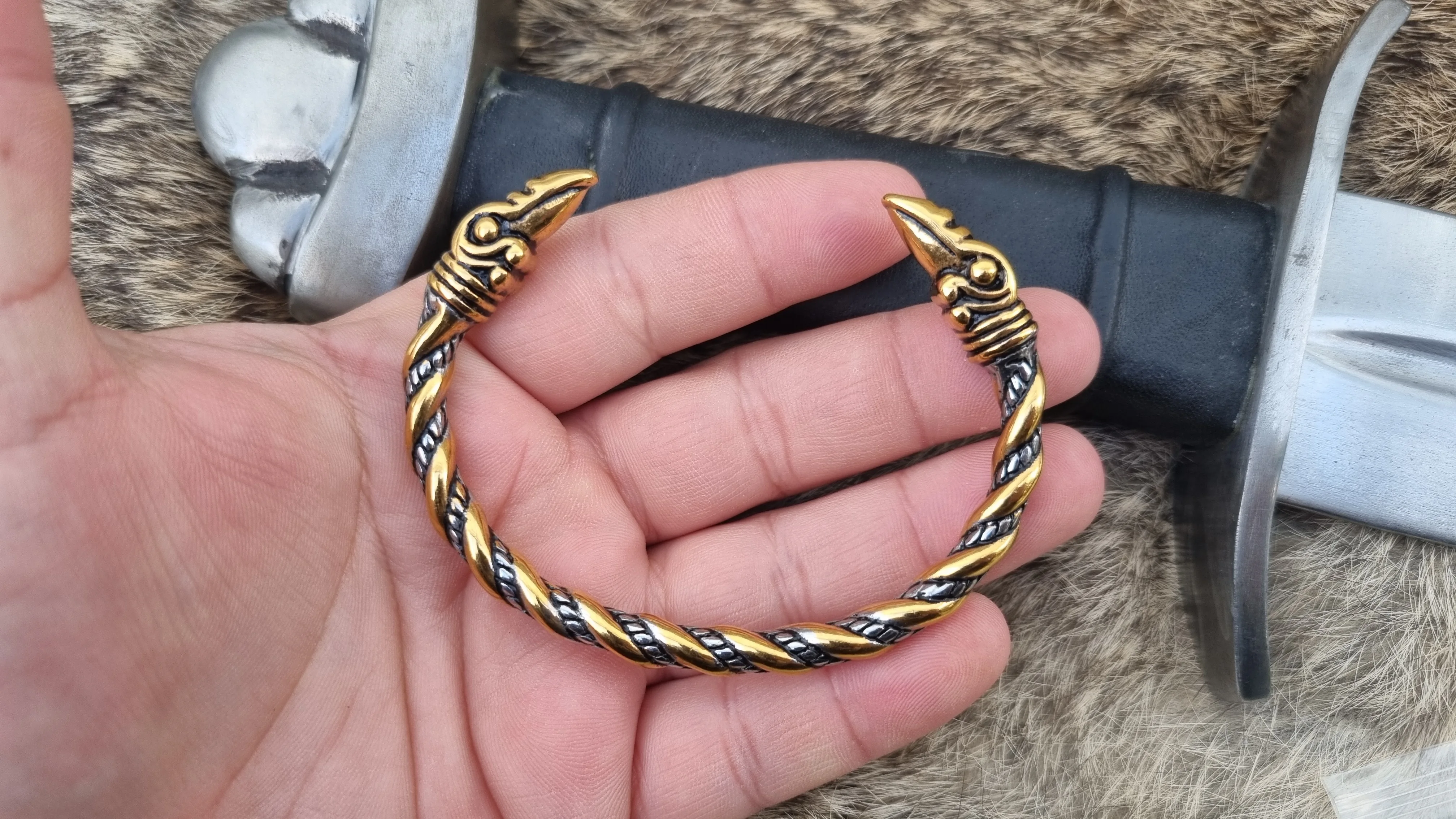Ivar The Boneless Bracelet, stainless steel wide bangle featuring Hugin and Munin design, a Viking-inspired piece perfect for ages 8 and up, crafted in Spain, ideal for fans of Norse mythology and Viking jewelry.