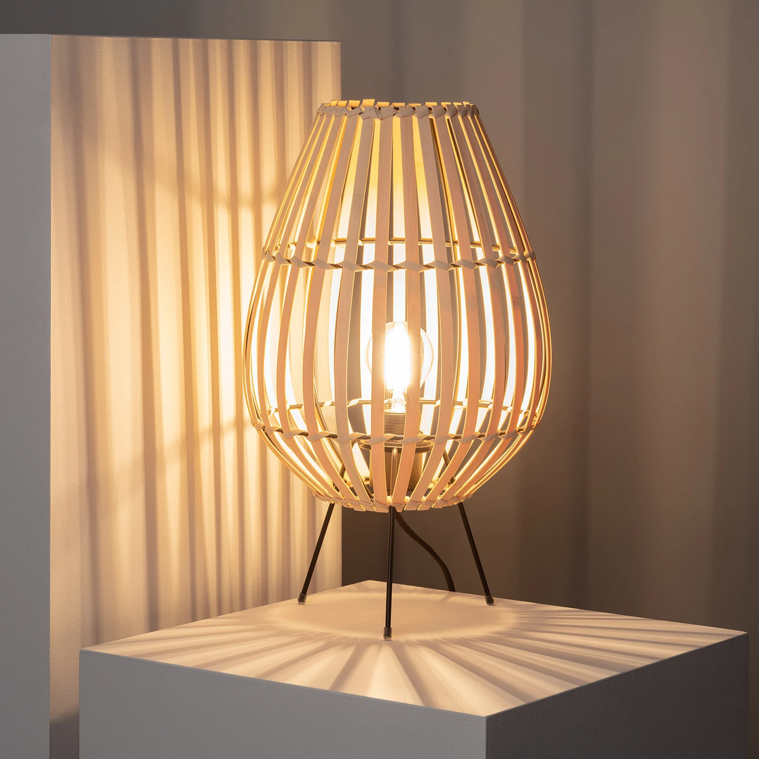 Bamboo Atamach table lamp
